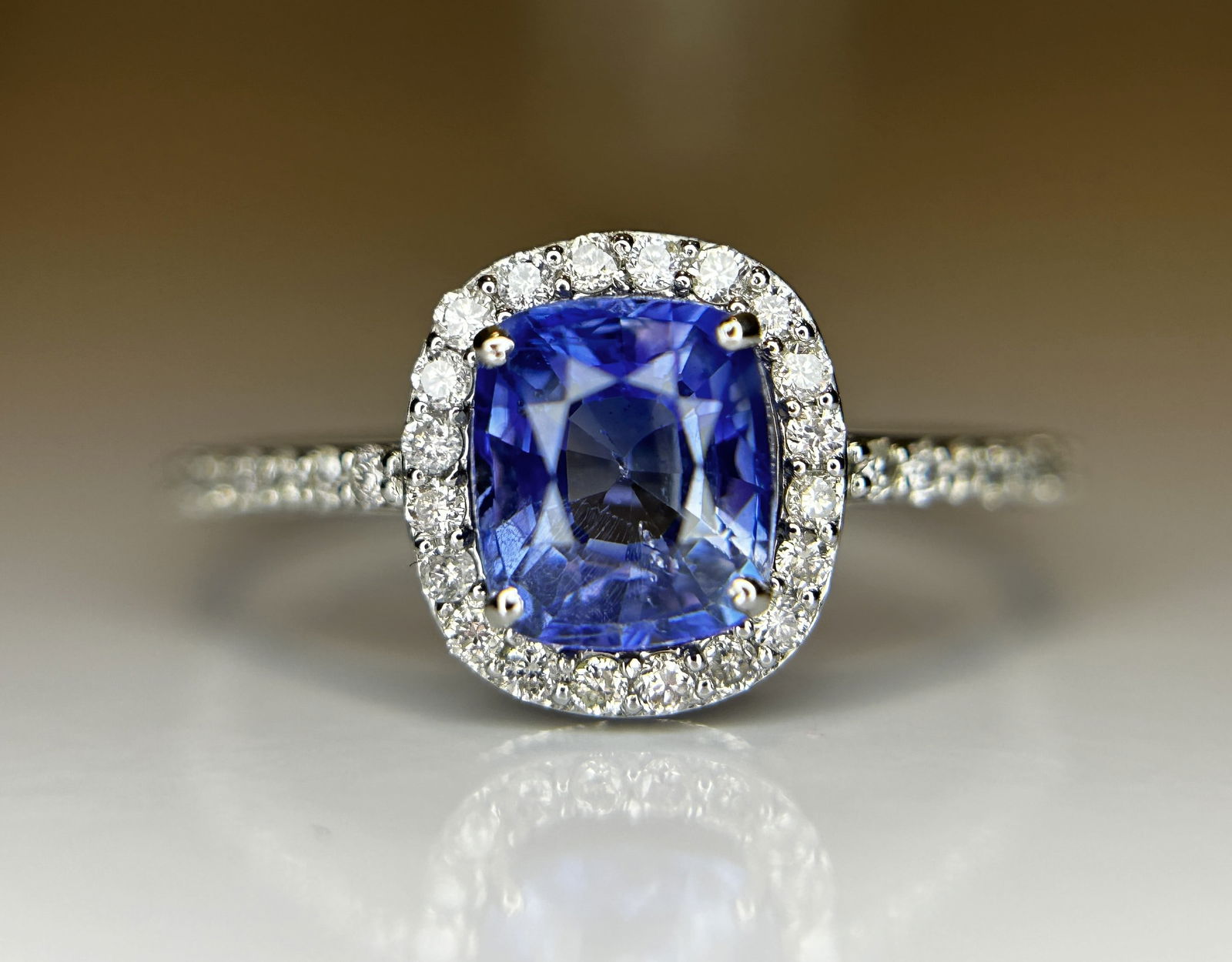 Beautiful 1.38 CT Natural Ceylon Blue Sapphire Diamonds & 950 Platinum - 2