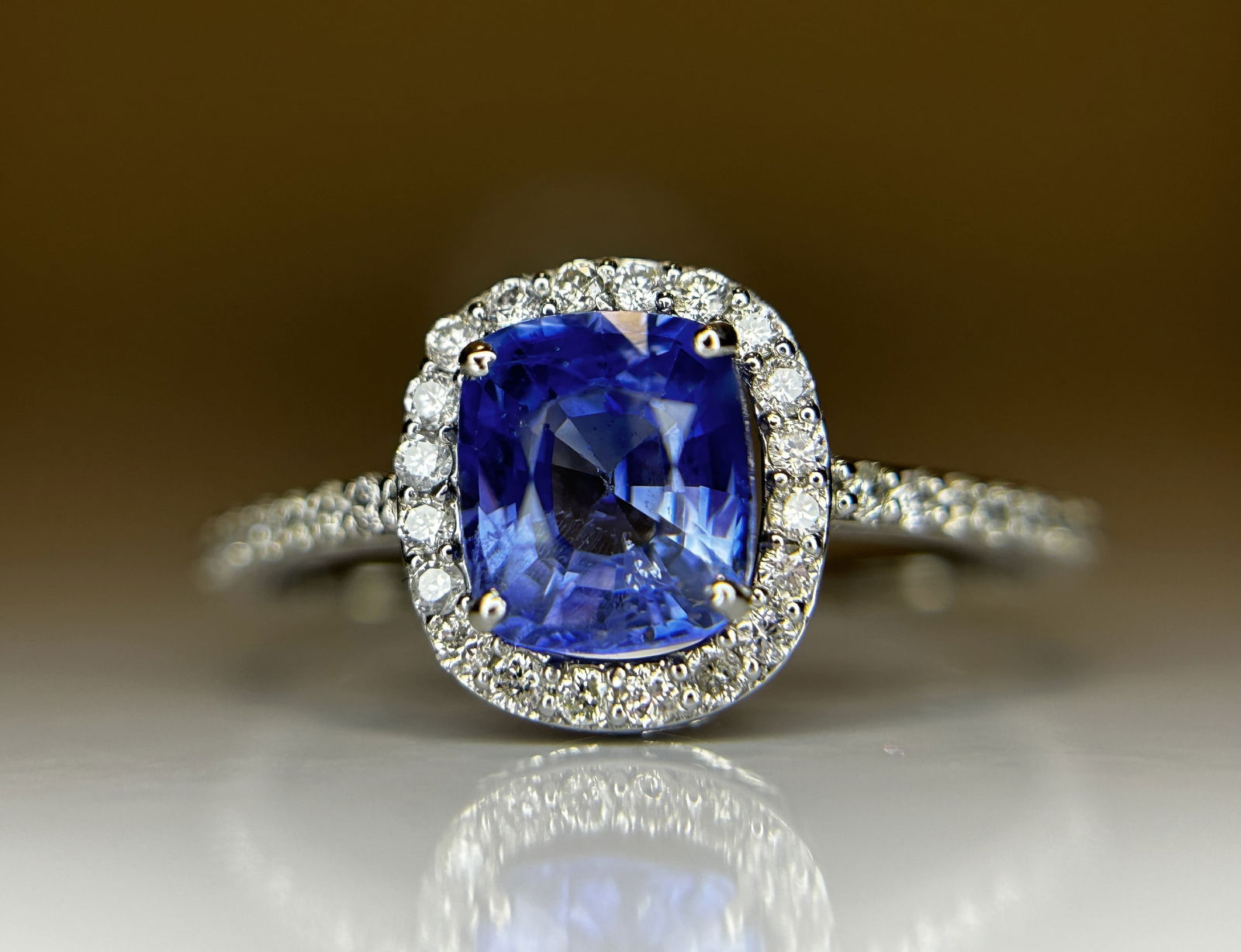 Beautiful 1.38 CT Natural Ceylon Blue Sapphire Diamonds & 950 Platinum - 3