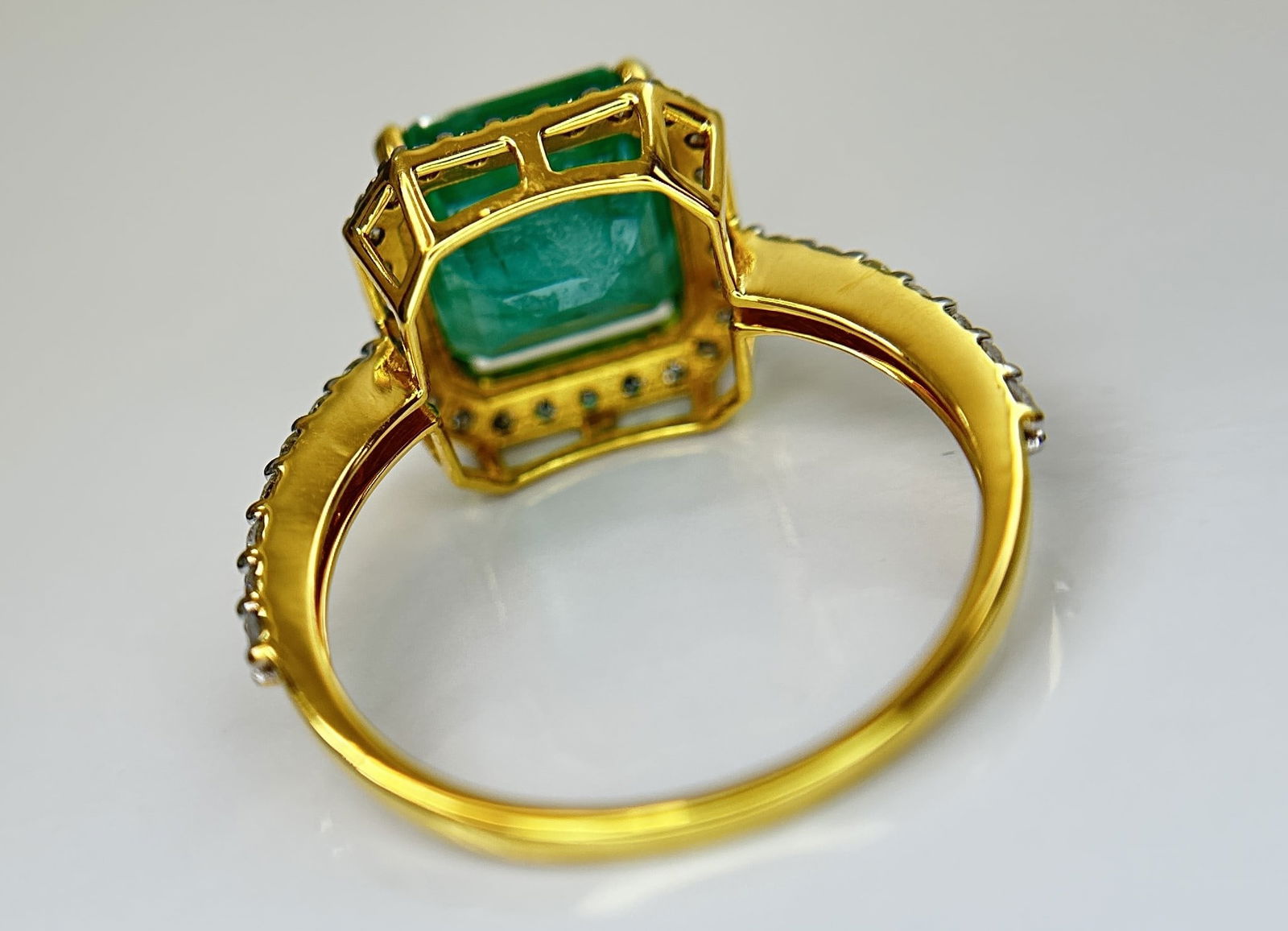 Beautiful Natural Columbian Emerald 3.74 CT With Natural Diamonds & 18k Gold - 7