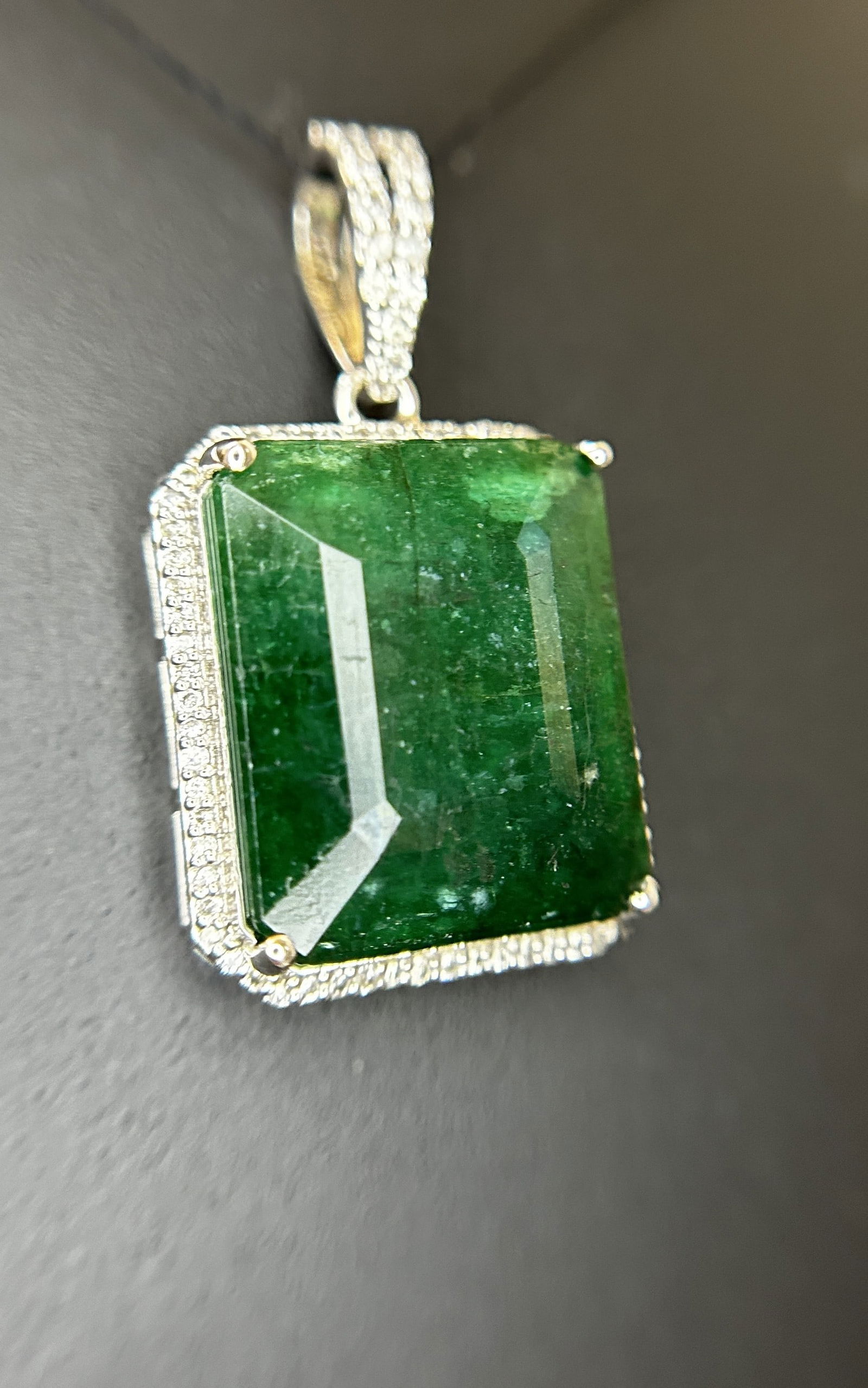 Beautiful 14.39 ct Natural Emerald With Natural Diamonds & 18k Gold (1 of 7)