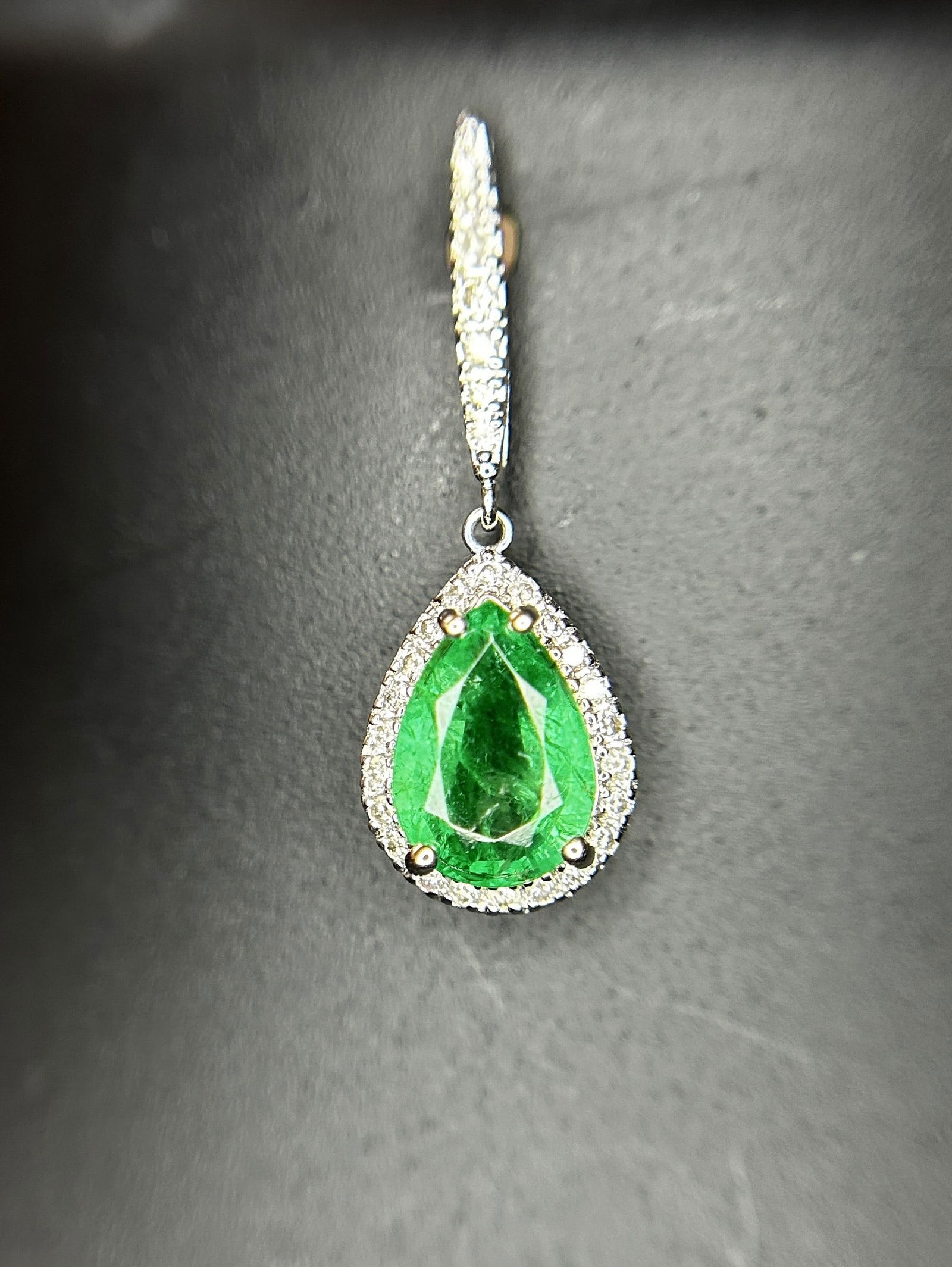 Beautiful 3.21ct Natural Emerald Earrings With Natural Diamonds & 18k Gold - 4