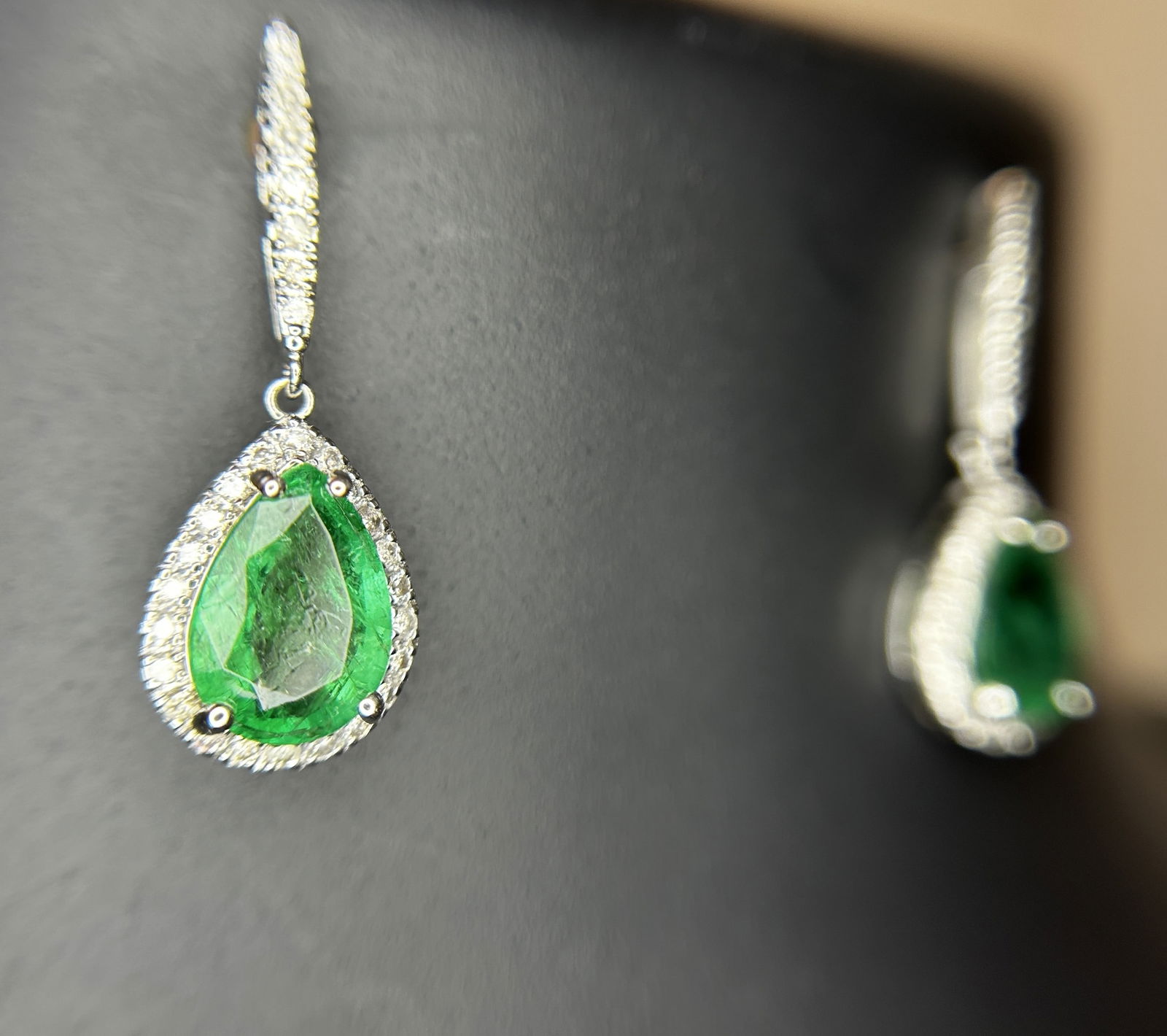 Beautiful 3.21ct Natural Emerald Earrings With Natural Diamonds & 18k Gold - 7