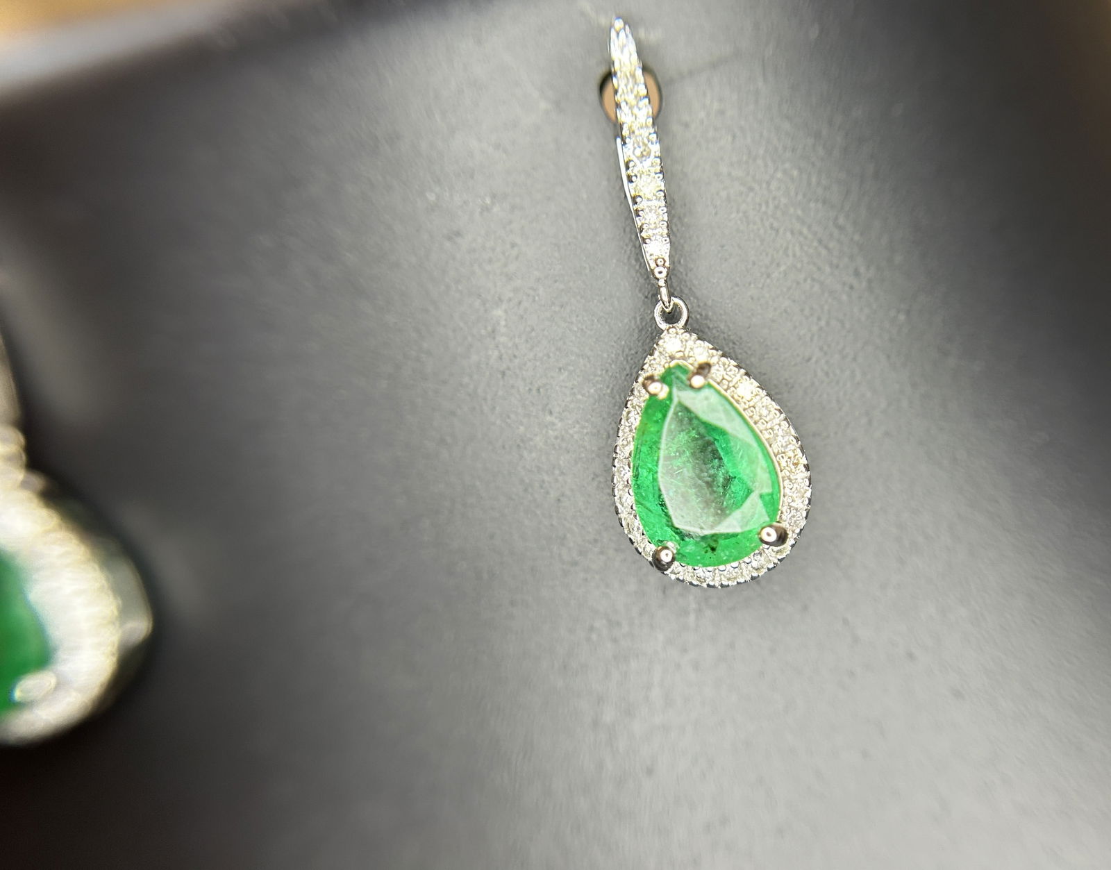 Beautiful 3.21ct Natural Emerald Earrings With Natural Diamonds & 18k Gold - 9