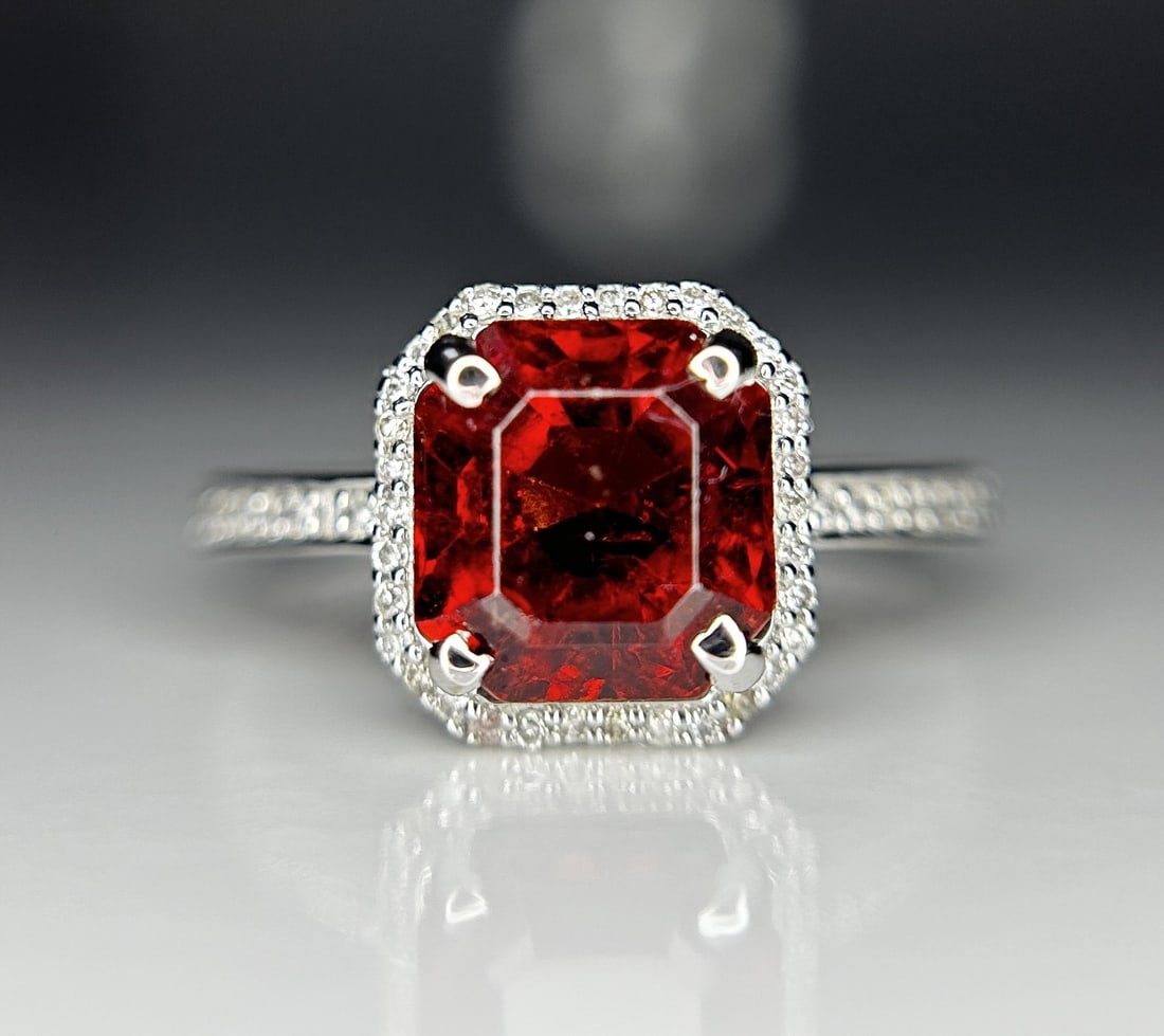 Beautiful 3.55 CT Natural Hessonite Garnet With Natural Diamonds & 18k Gold - 2