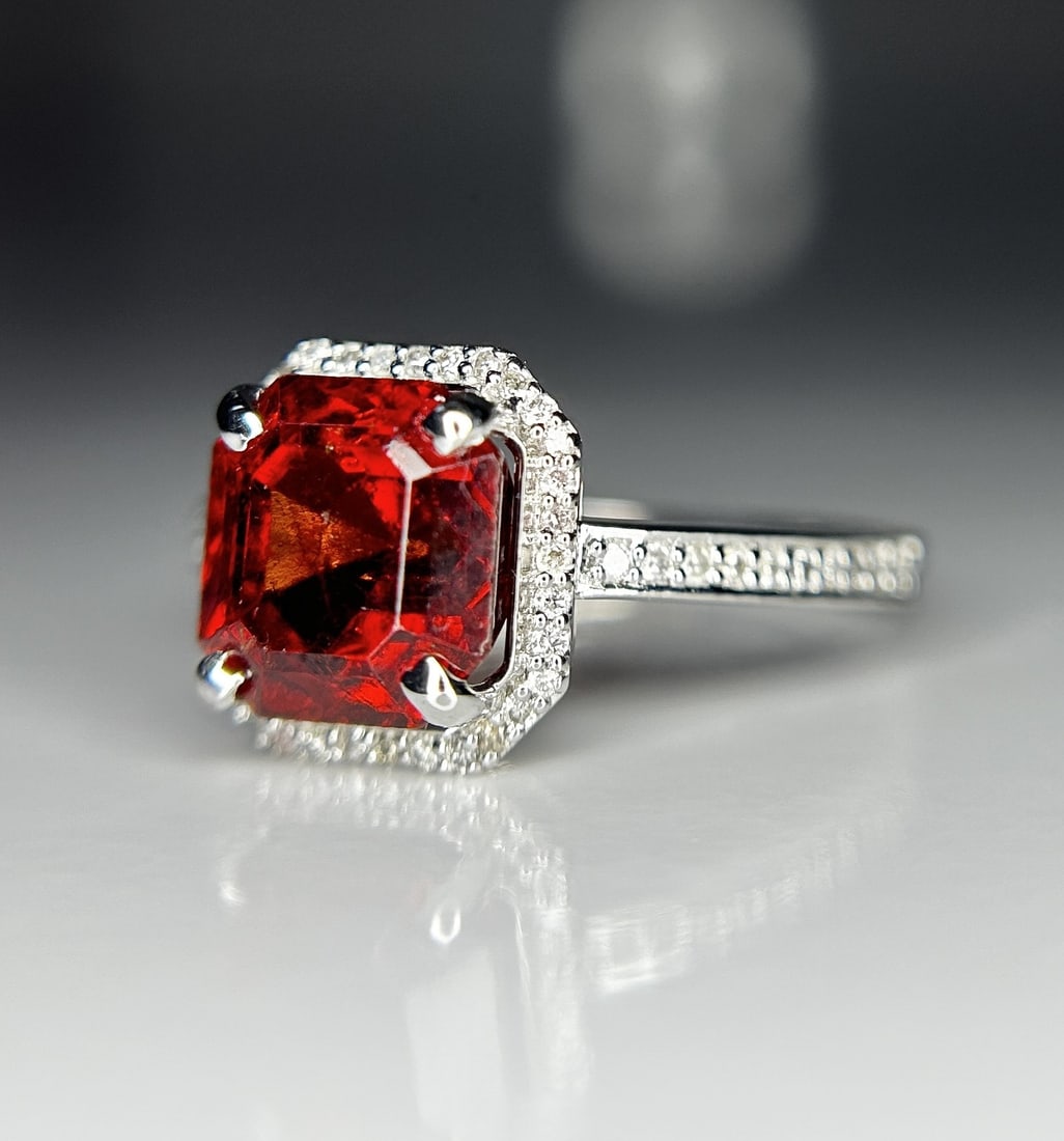 Beautiful 3.55 CT Natural Hessonite Garnet With Natural Diamonds & 18k Gold - 4