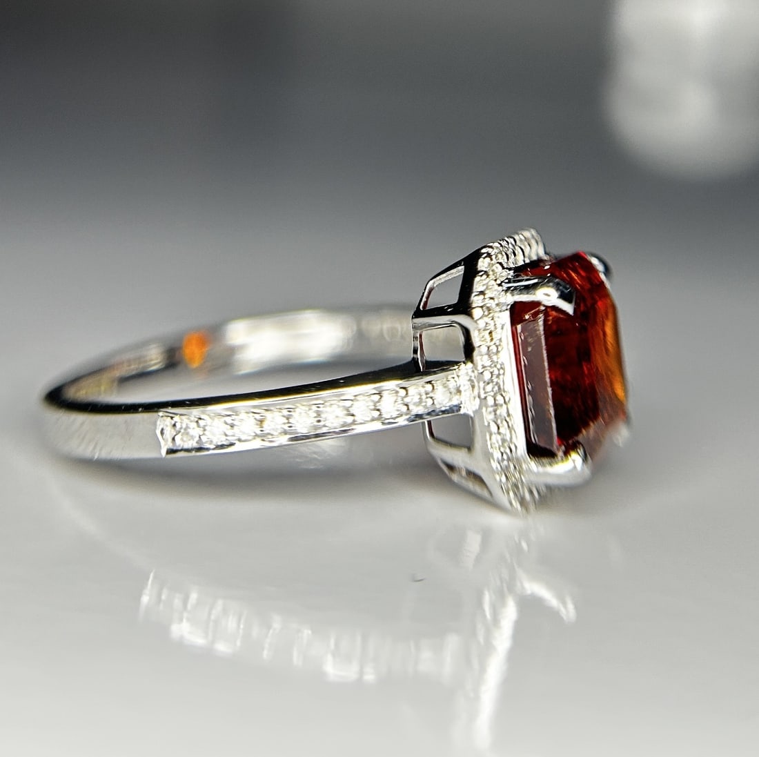 Beautiful 3.55 CT Natural Hessonite Garnet With Natural Diamonds & 18k Gold - 7