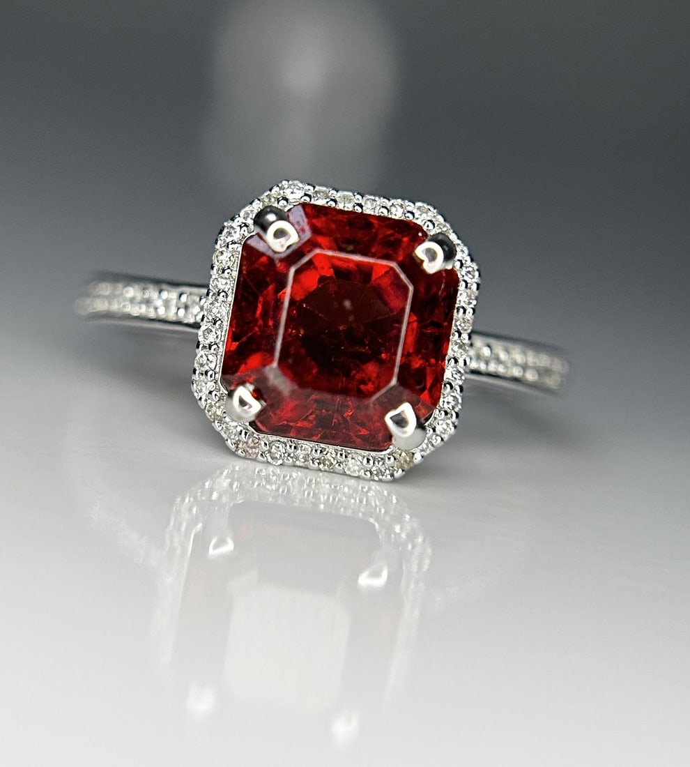 Beautiful 3.55 CT Natural Hessonite Garnet With Natural Diamonds & 18k Gold - 8