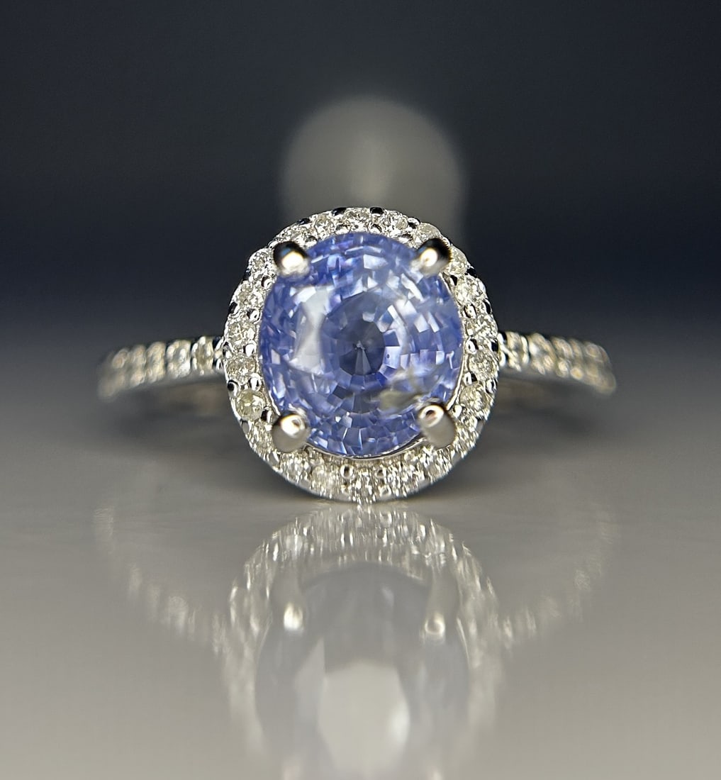 Beautiful 3.10 CT Unheated Ceylon Blue Sapphire With Natural Diamonds & 18k Gold: Title: Beautiful 3.10 CT Unheated Ceylon Blue Sapphire With Natural Diamonds & 18k Gold Description: Beautiful 3.10 CT Unheated Ceylon Blue Sapphire With Natural Diamonds & 1