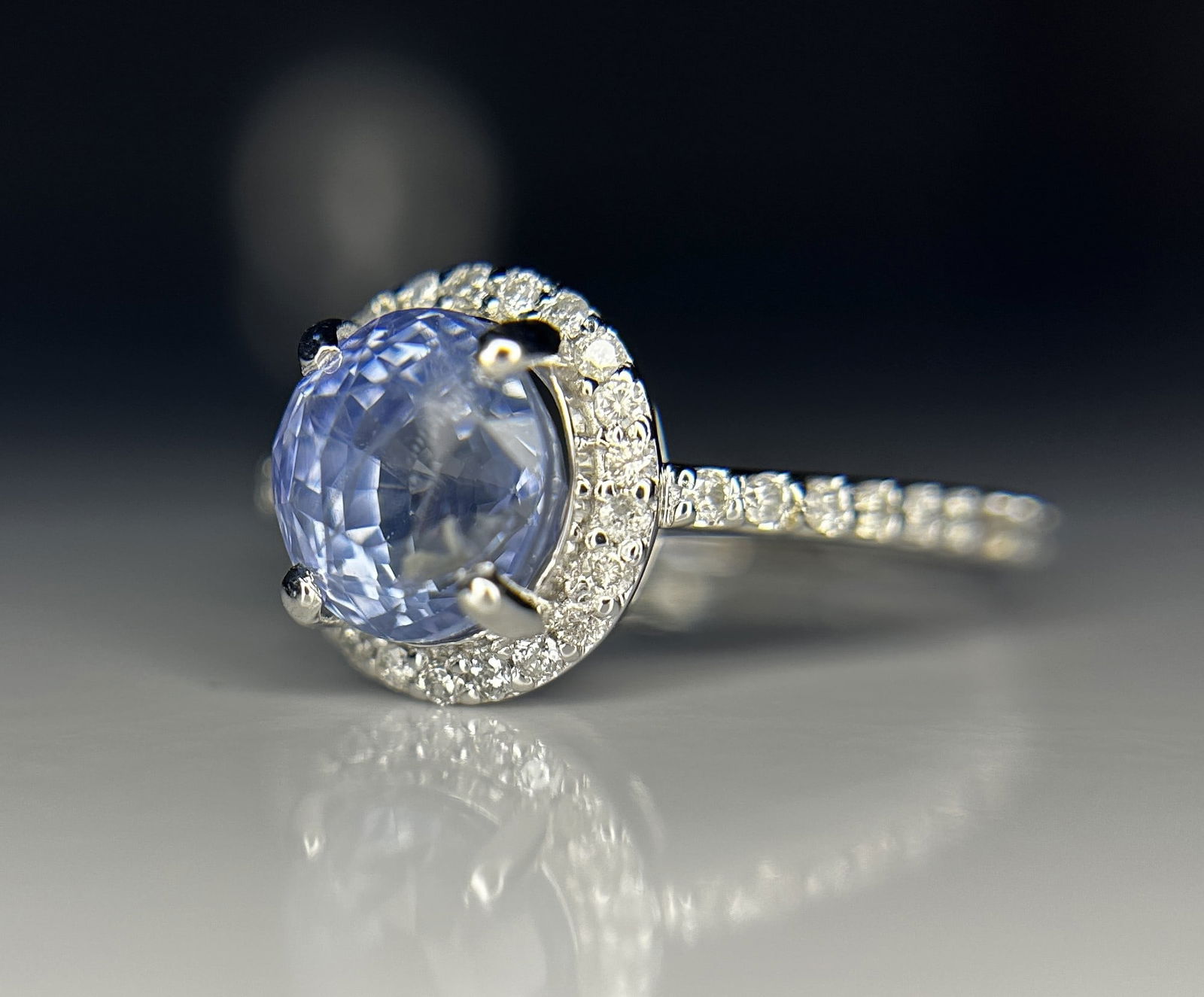 Beautiful 3.10 CT Unheated Ceylon Blue Sapphire With Natural Diamonds & 18k Gold - 3