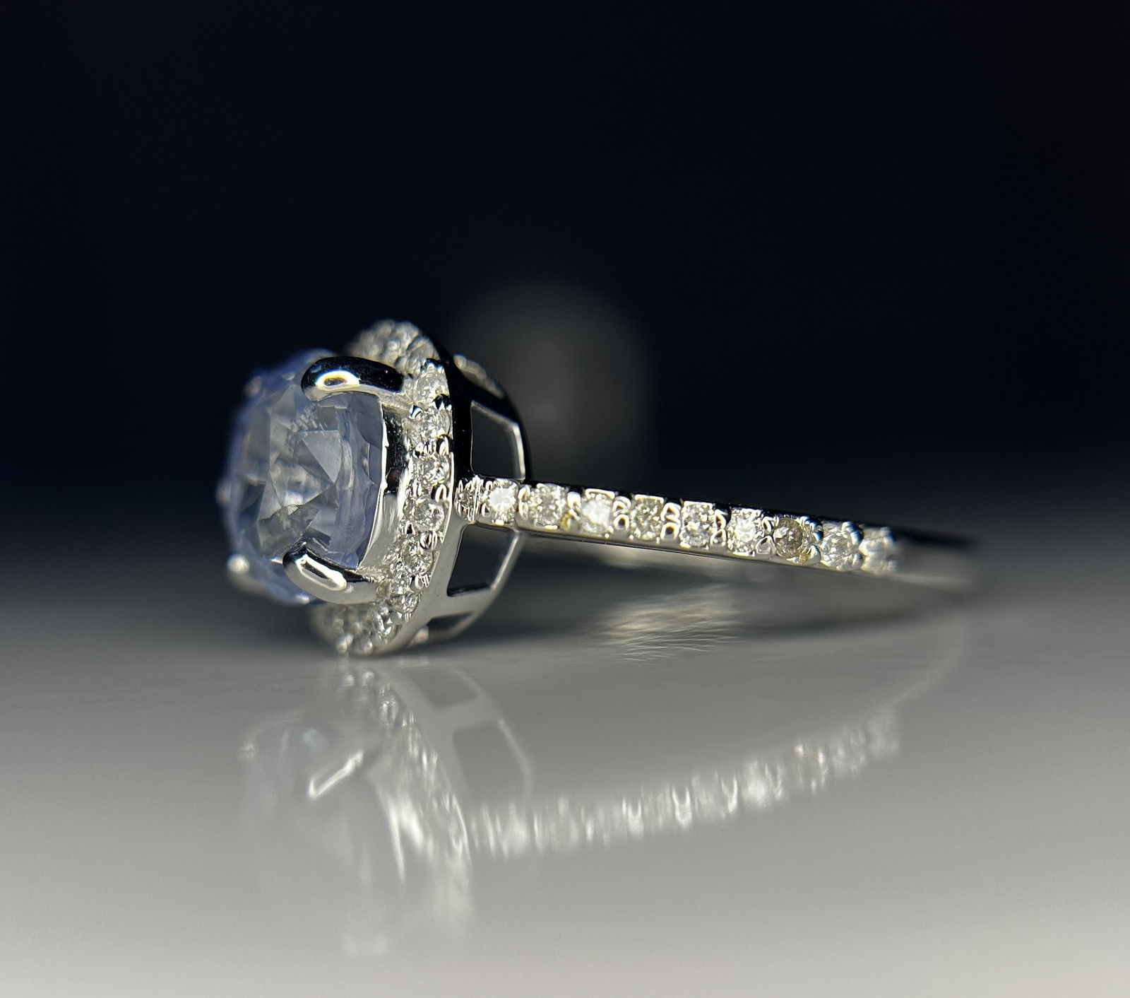 Beautiful 3.10 CT Unheated Ceylon Blue Sapphire With Natural Diamonds & 18k Gold - 4