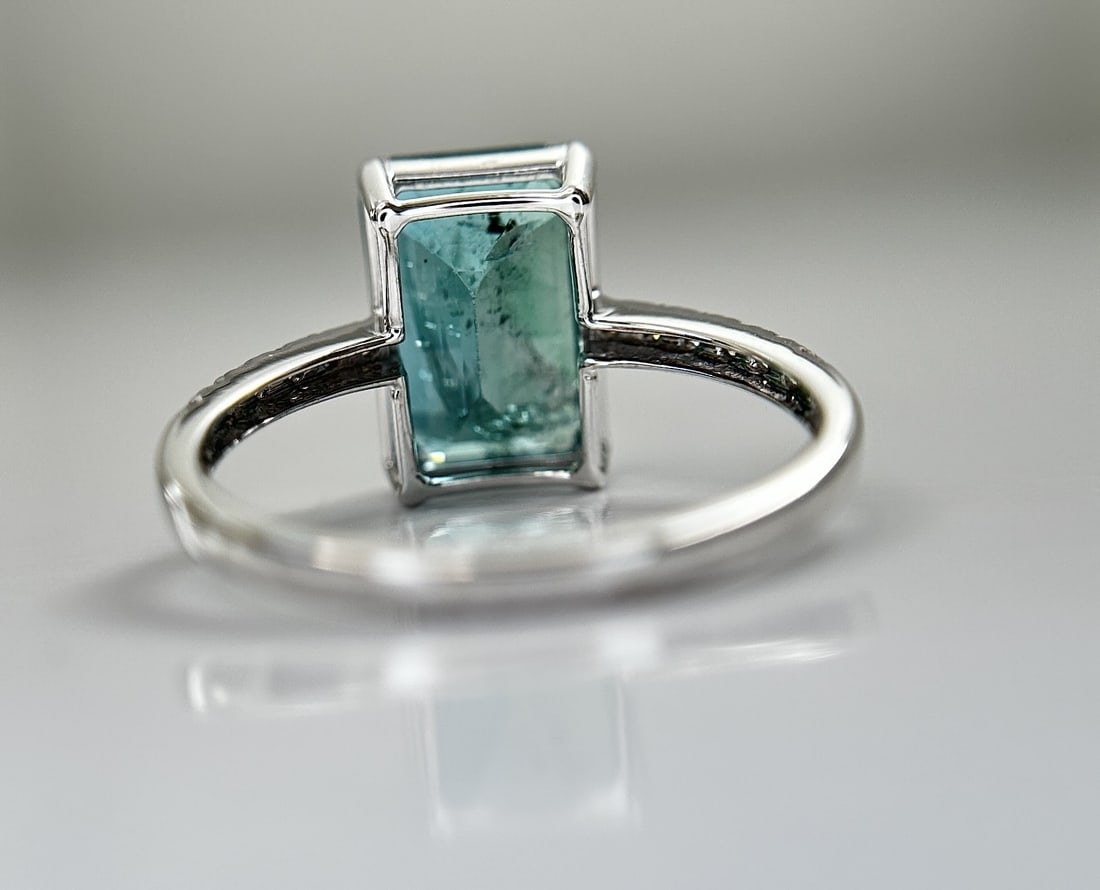 Beautiful Natural Emerald 4.26 CT With Natural Diamonds & 18k Gold - 6