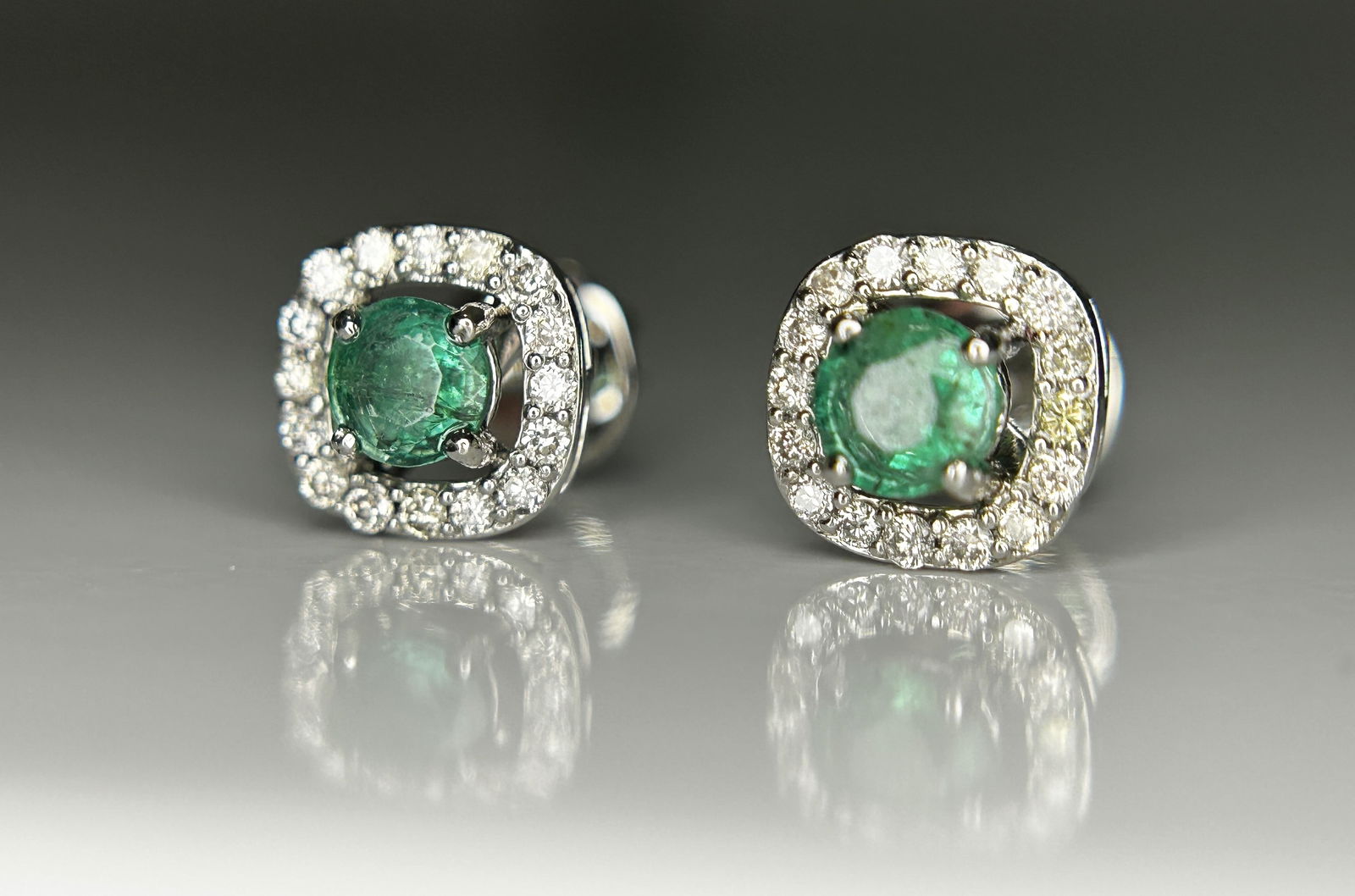 Beautiful 0.49ct Natural Emerald Halo Set Stud Earrings With Diamonds In Platinum 950 - 4