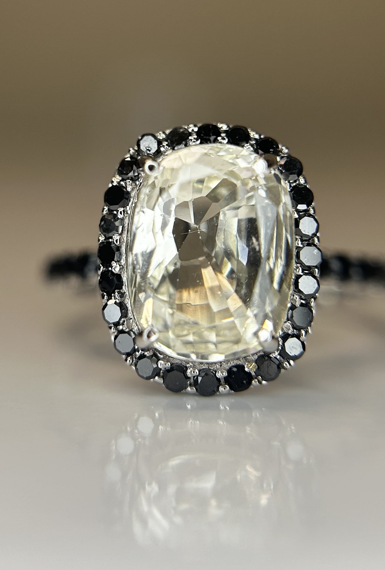 Beautiful 3.15CT Natural Ceylon White Sapphire W Natural Diamonds & 18k Gold: Title: Beautiful 3.15CT Natural Ceylon White Sapphire W Natural Diamonds & 18k Gold Description: Beautiful 3.15 CT Natural Ceylon White Sapphire With Natural Diamonds & 18k White