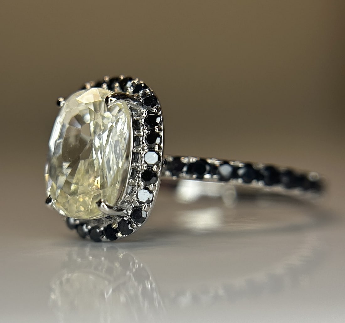 Beautiful 3.15CT Natural Ceylon White Sapphire W Natural Diamonds & 18k Gold - 3