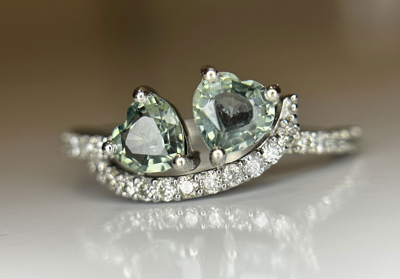 Beautiful 1.07 CT Bi-Colour Unheated Ceylon Sapphire Diamonds & 950 Platinum - 2