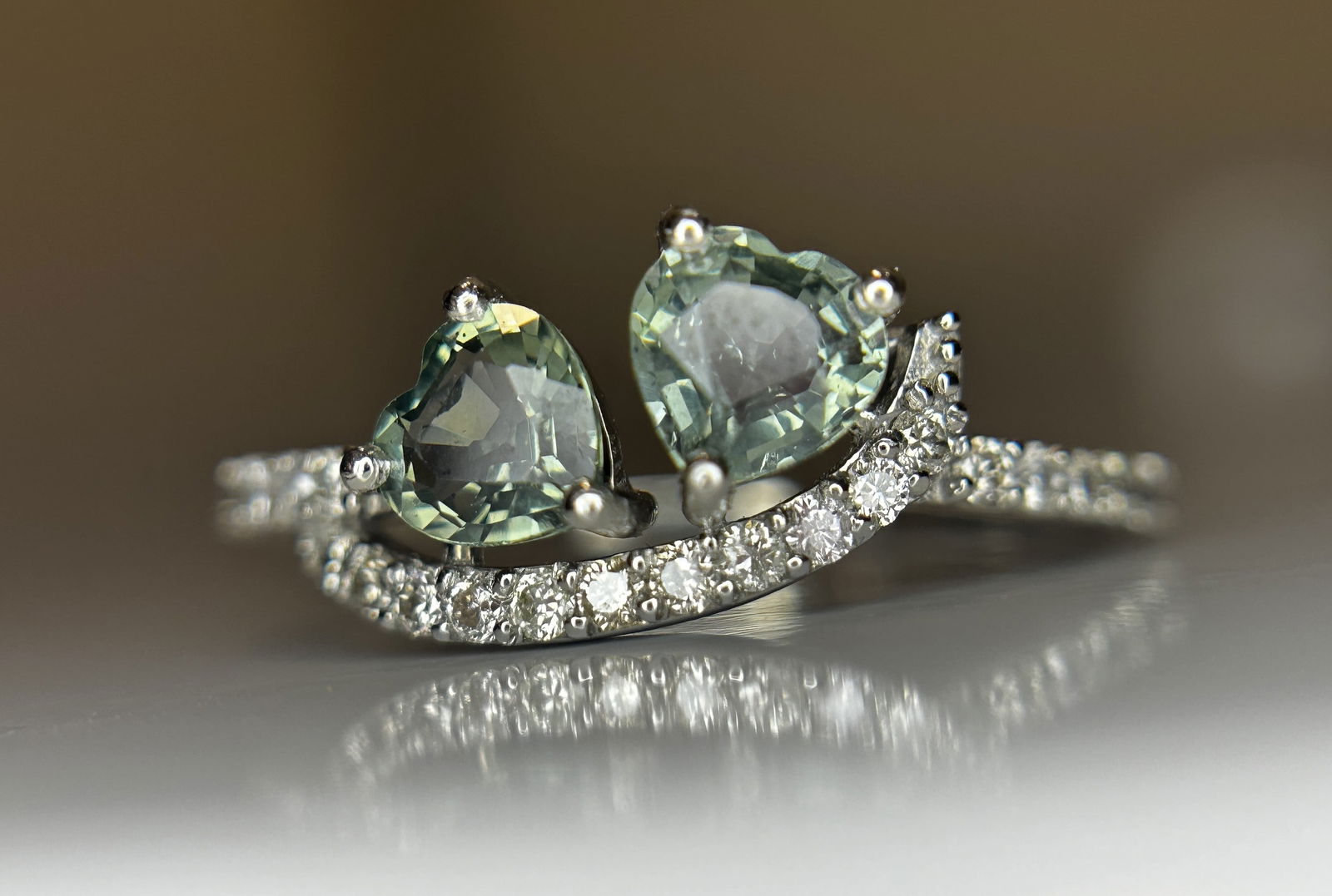 Beautiful 1.07 CT Bi-Colour Unheated Ceylon Sapphire Diamonds & 950 Platinum - 3