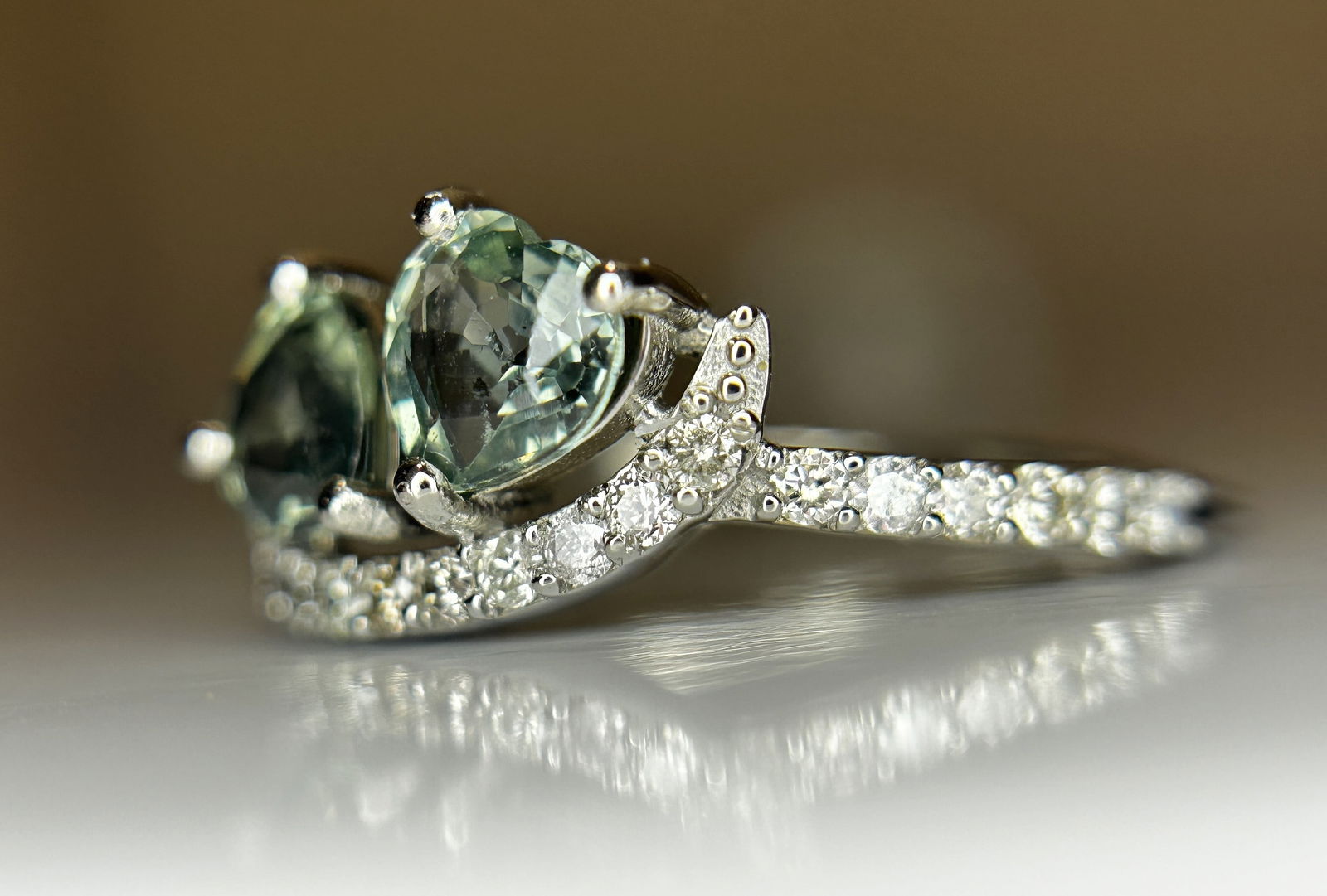 Beautiful 1.07 CT Bi-Colour Unheated Ceylon Sapphire Diamonds & 950 Platinum - 4