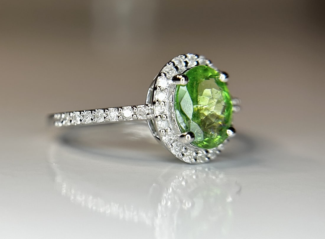 Beautiful 1.22 CT Natural Tsavorite Garnet With Natural Diamonds & 18k Gold - 6