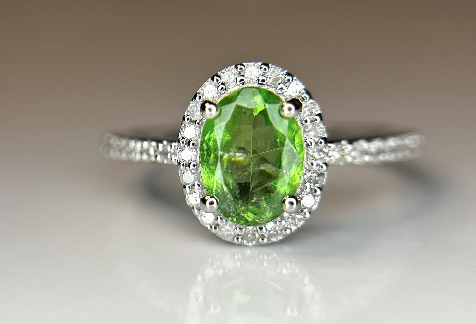 Beautiful 1.22 CT Natural Tsavorite Garnet With Natural Diamonds & 18k Gold - 7