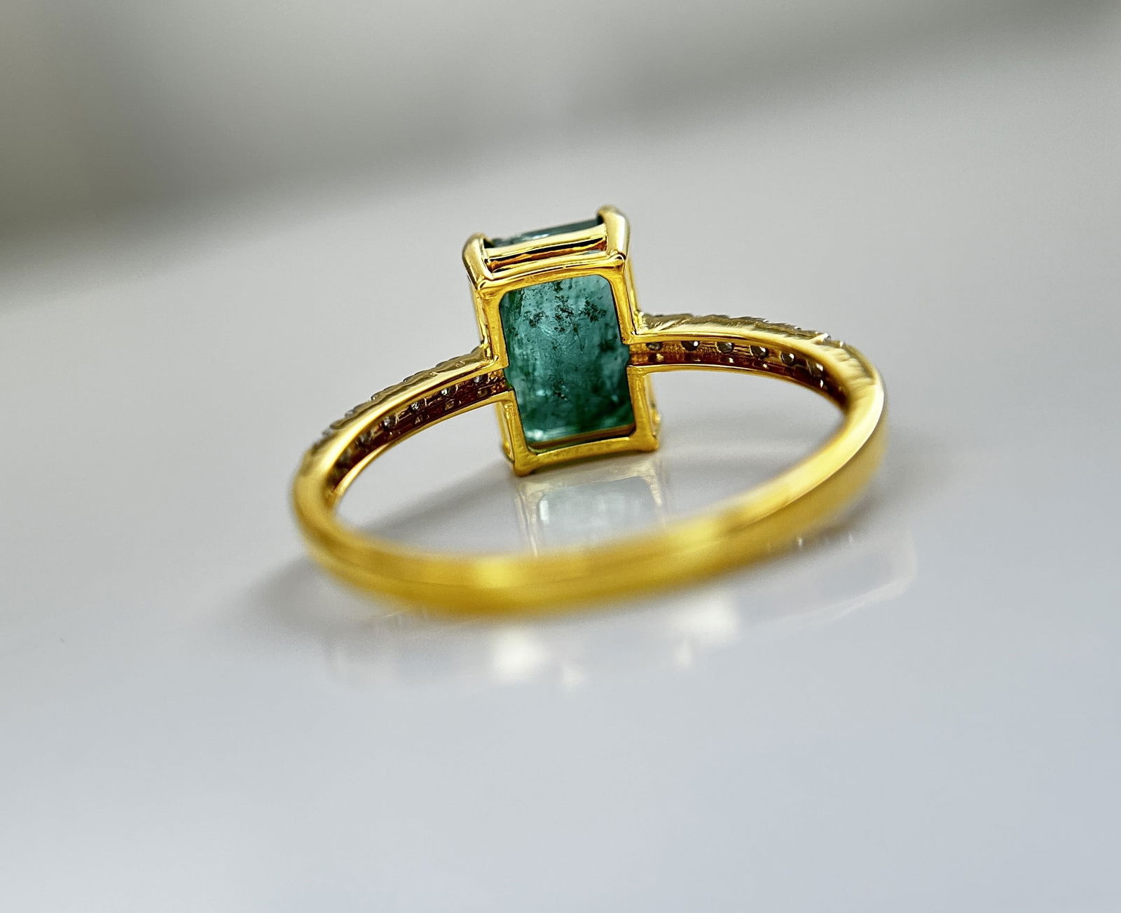 Beautiful Natural Emerald 2.41 CT With Natural Diamonds & 18k Gold - 6