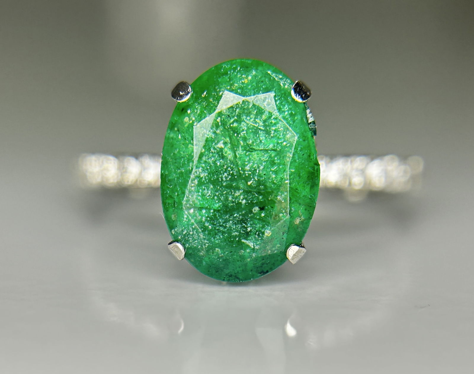 Beautiful 2.60 CT Natural Emerald Ring With Natural Diamonds & Platinum 950 (1 of 7)