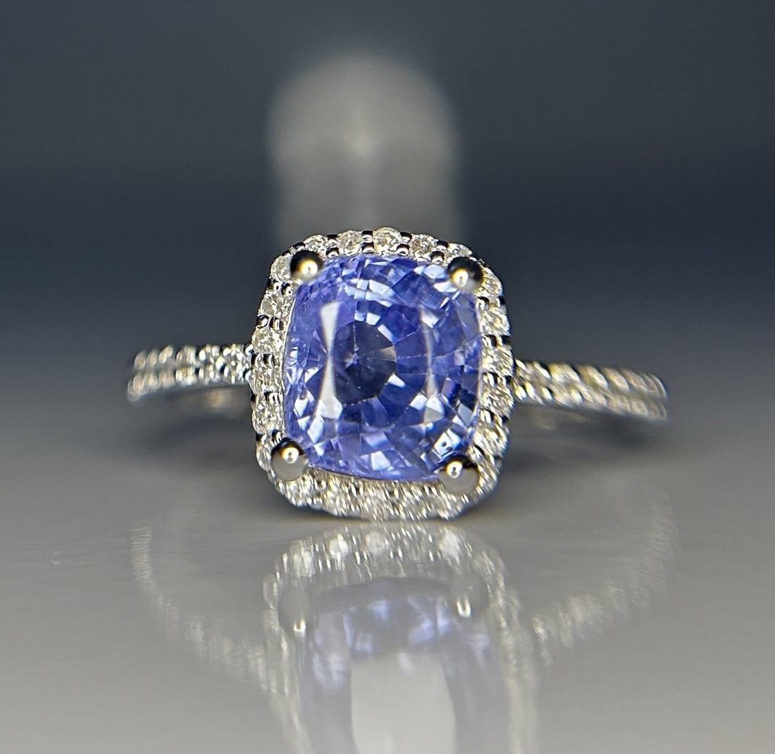 Beautiful 2.79CT Unheated Ceylon Blue Sapphire With Natural Diamonds & 18k Gold - 3