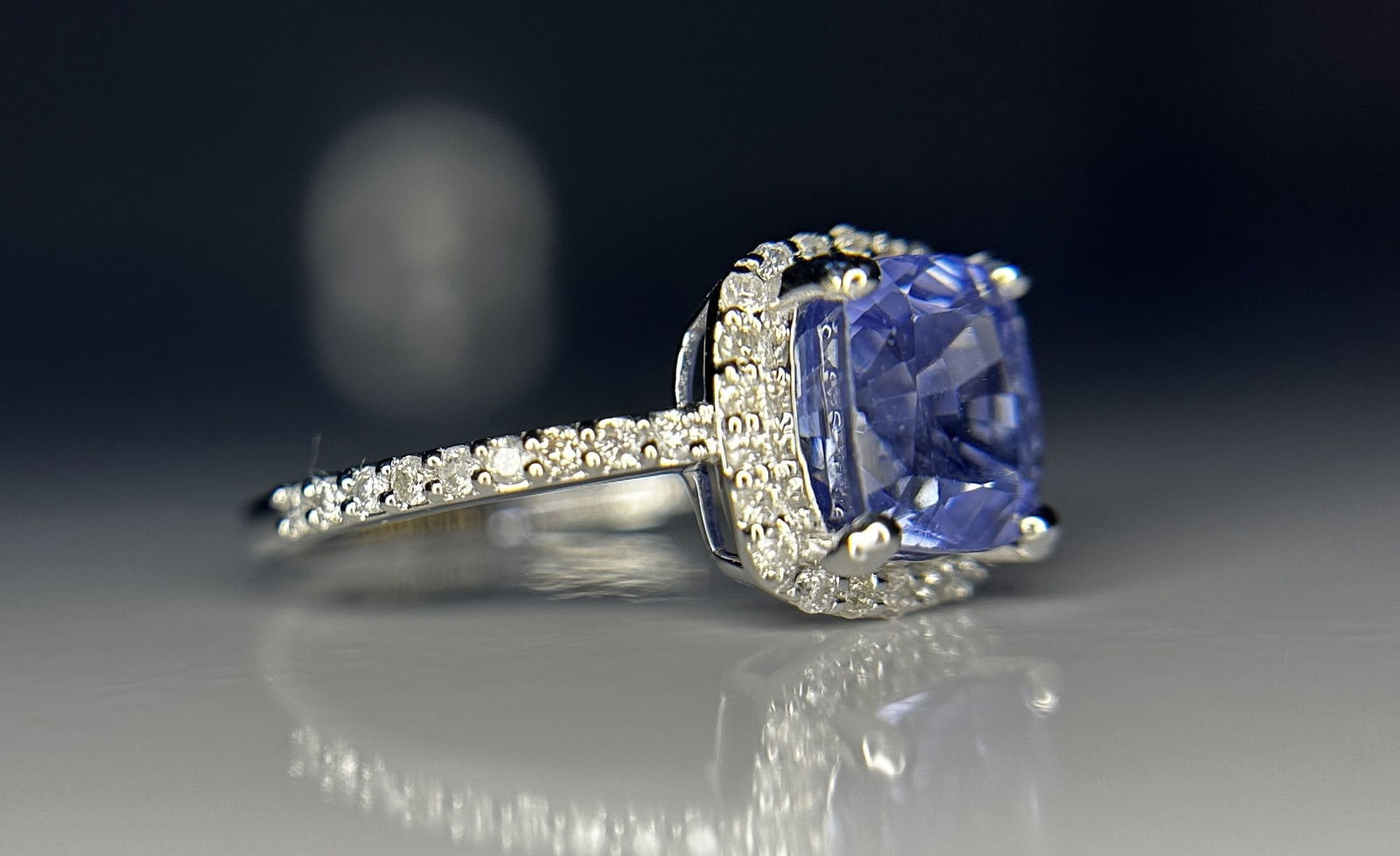 Beautiful 2.79CT Unheated Ceylon Blue Sapphire With Natural Diamonds & 18k Gold - 9