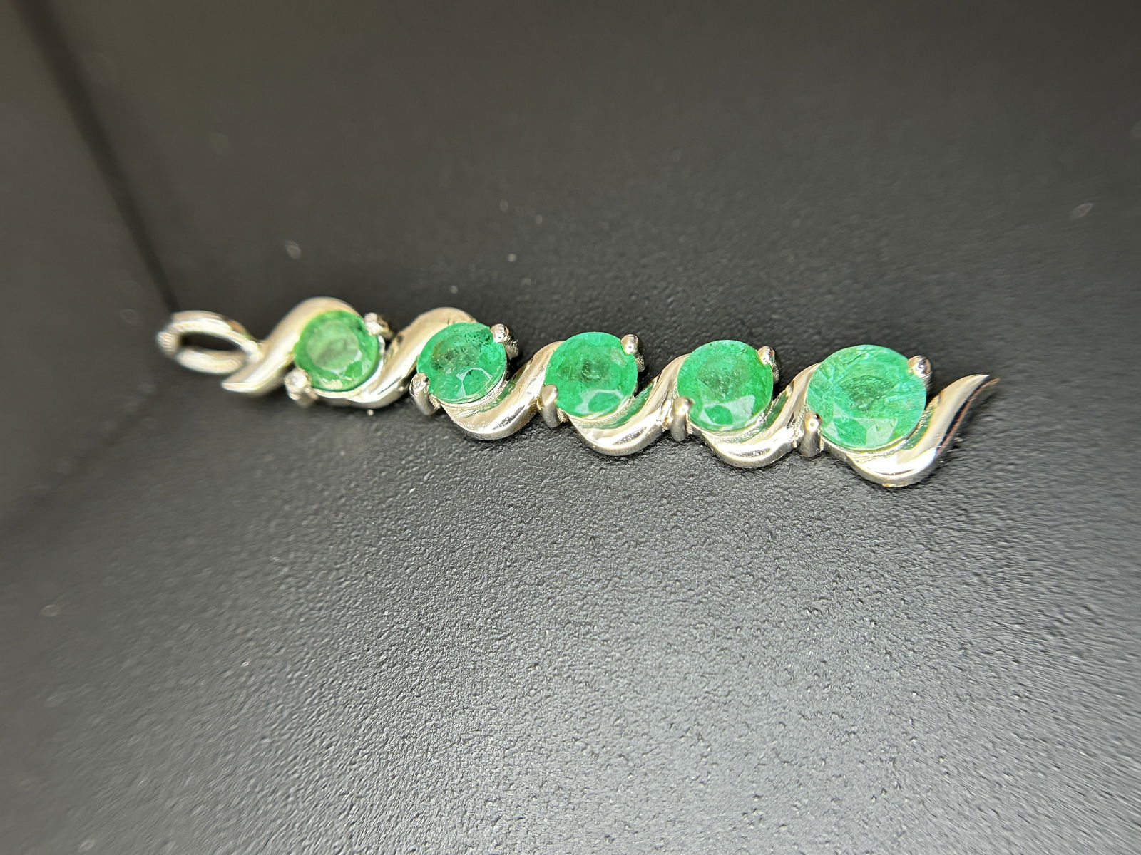 Beautiful 1.17ct Natural Emerald Pendant With Platinum 950 - 4