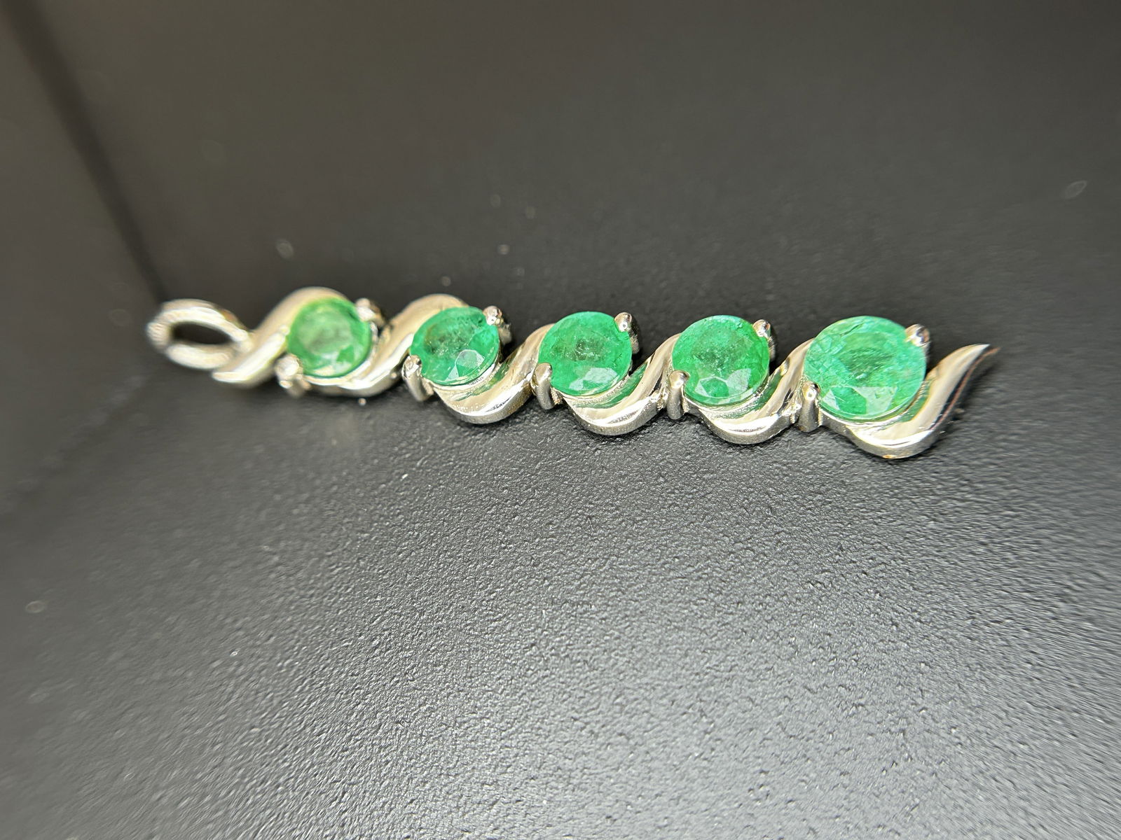 Beautiful 1.17ct Natural Emerald Pendant With Platinum 950 - 5