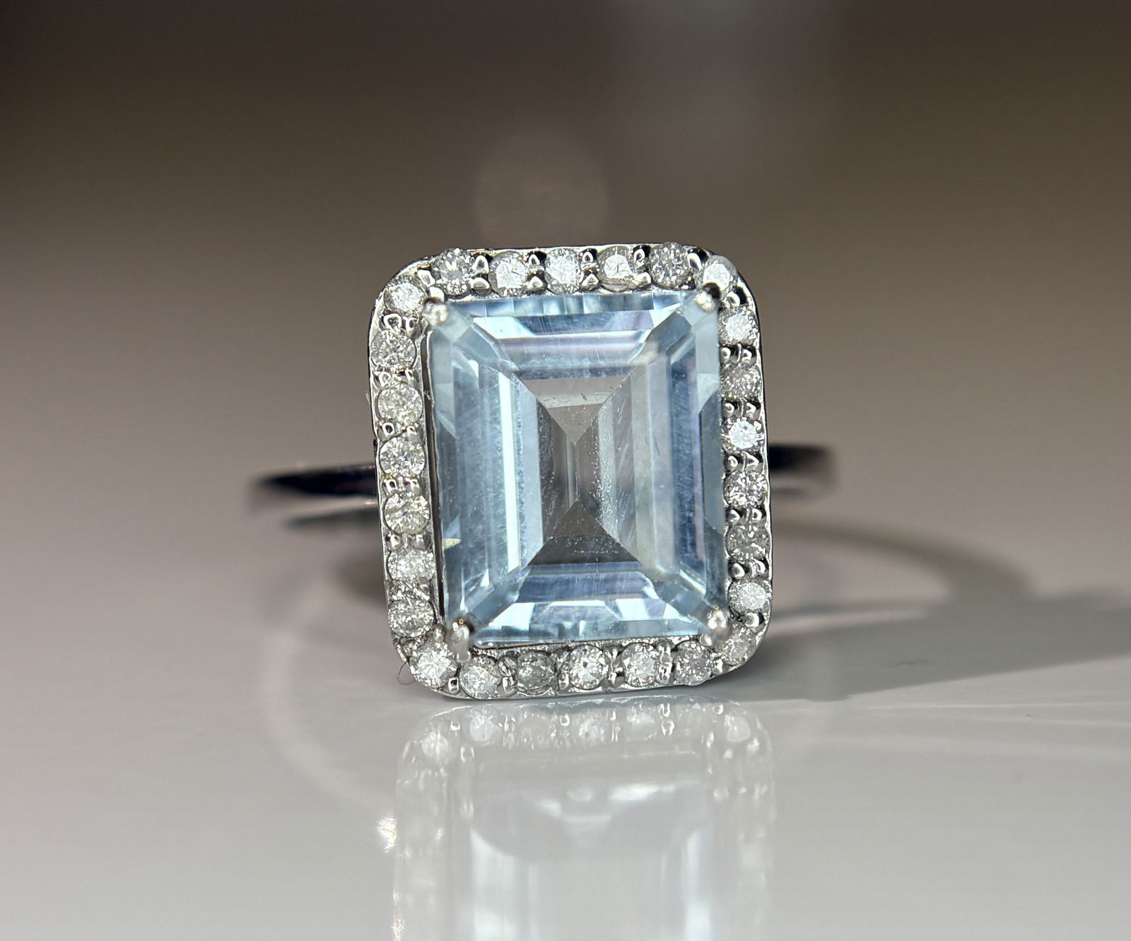 Beautiful 2.71 CT Natural Aquamarine Ring With Natural Diamonds & 950 Platinum (1 of 9)