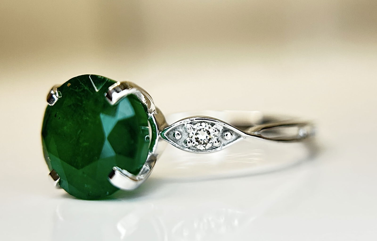 Beautiful 2.74 CT Natural Emerald Ring With Natural Diamonds & Platinum 950 (1 of 11)