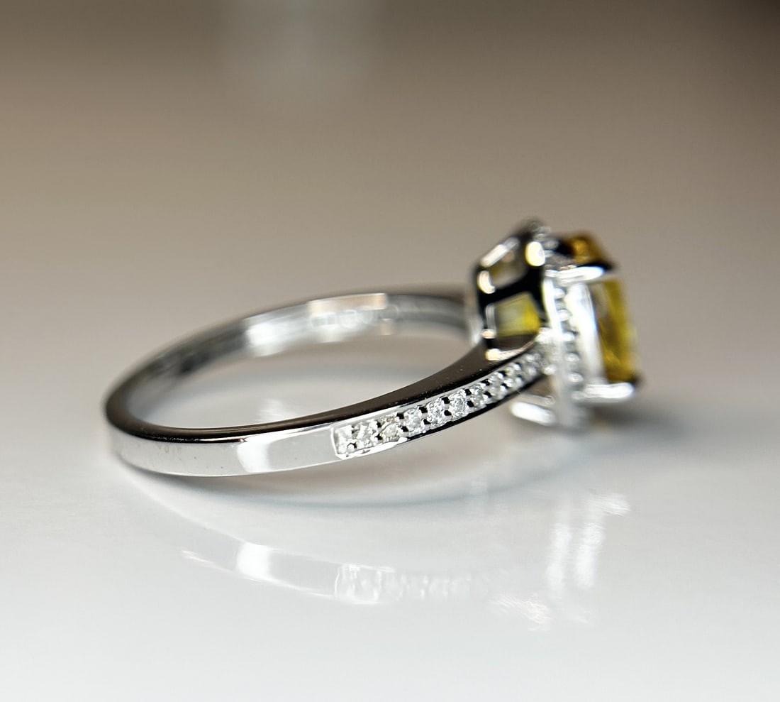 Beautiful 1.93 CT Unheated Bangkok Yellow Sapphire With Natural Diamonds & 18k Gold - 5