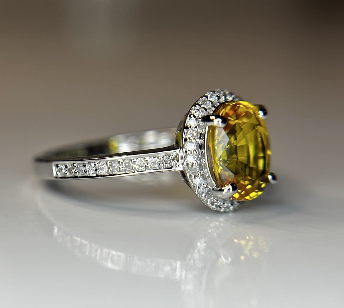 Beautiful 1.93 CT Unheated Bangkok Yellow Sapphire With Natural Diamonds & 18k Gold - 6