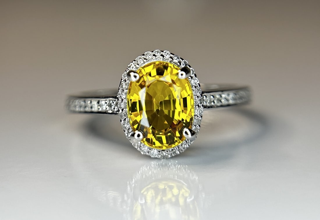 Beautiful 1.93 CT Unheated Bangkok Yellow Sapphire With Natural Diamonds & 18k Gold - 7