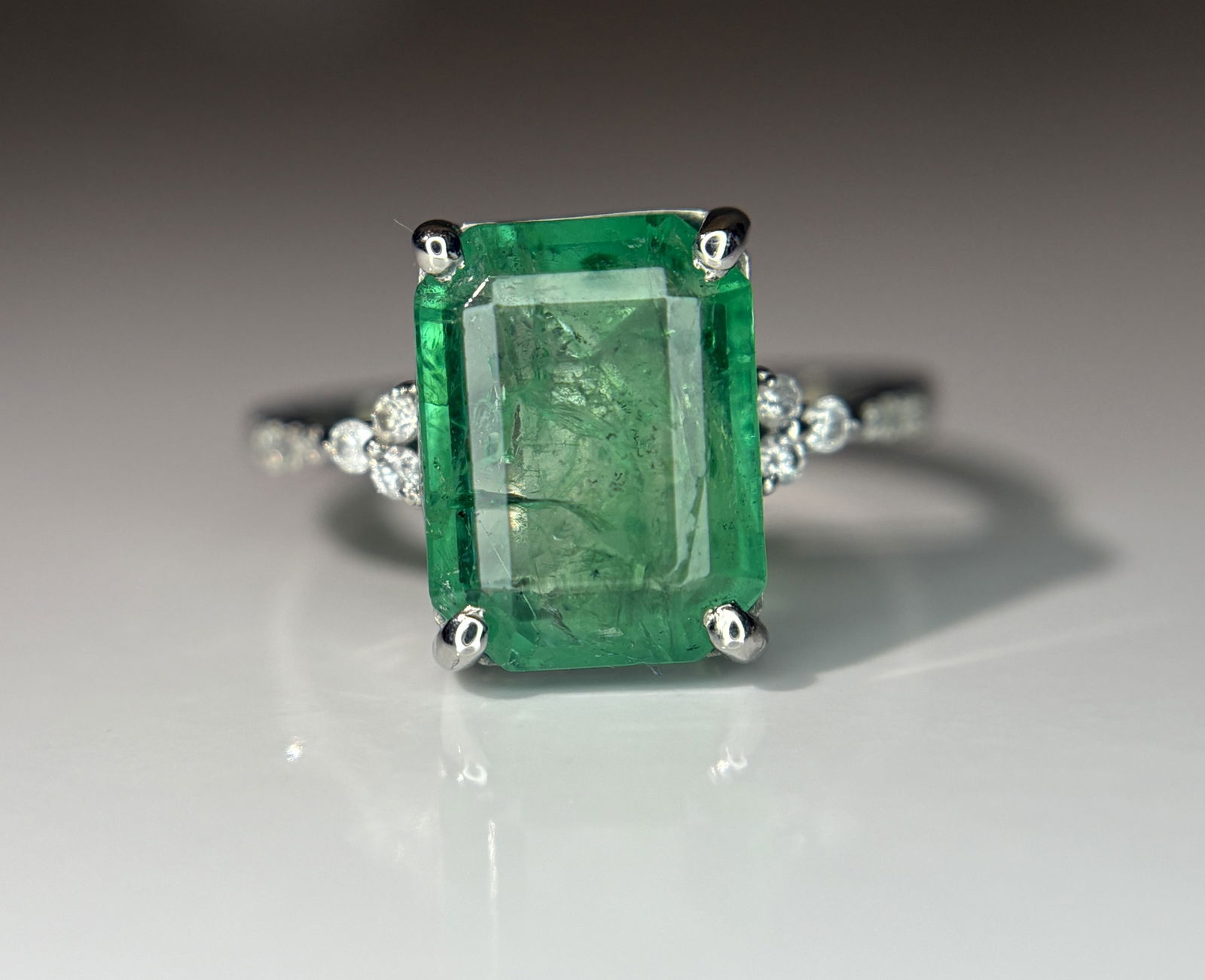 Beautiful 3.15 CT Natural Emerald Ring With Natural Diamonds & Platinum 950 (1 of 9)