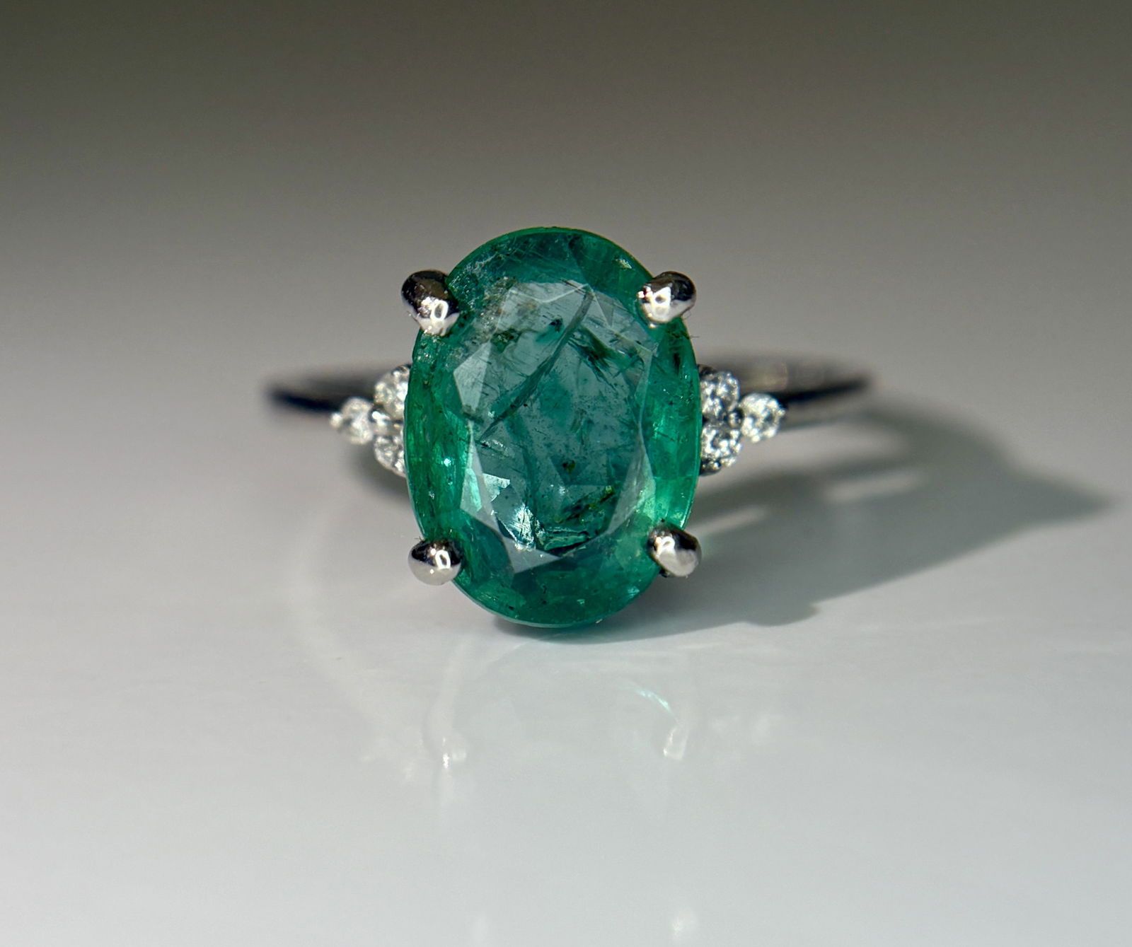 Beautiful 2.77 CT Natural Emerald Ring With Natural Diamonds & Platinum 950 (1 of 13)