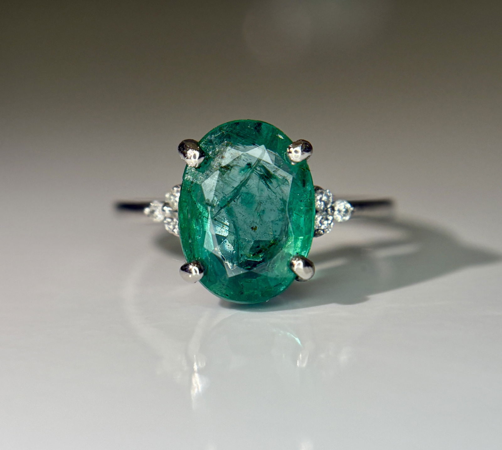Beautiful 2.77 CT Natural Emerald Ring With Natural Diamonds & Platinum 950 - 2