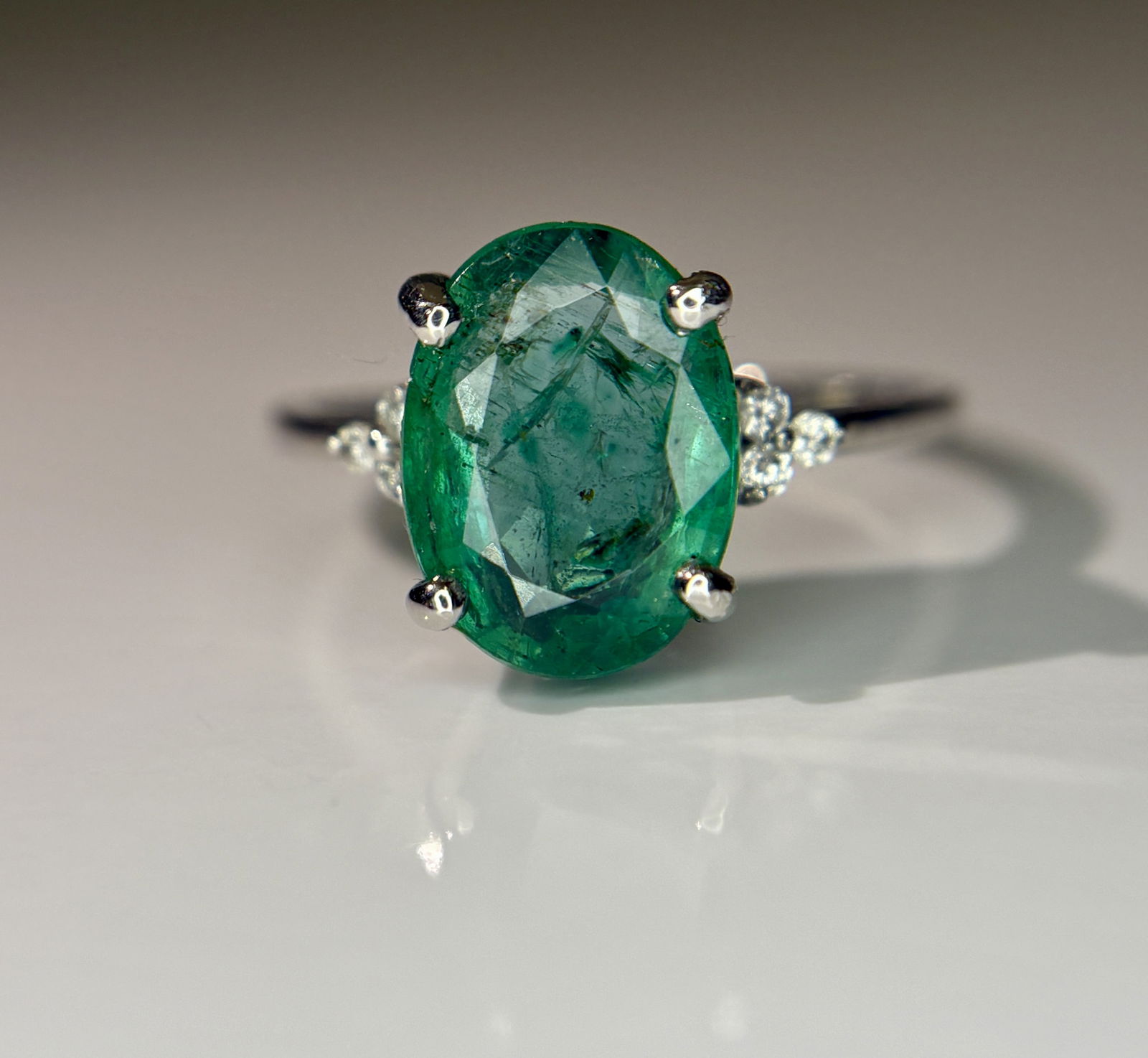 Beautiful 2.77 CT Natural Emerald Ring With Natural Diamonds & Platinum 950 - 3