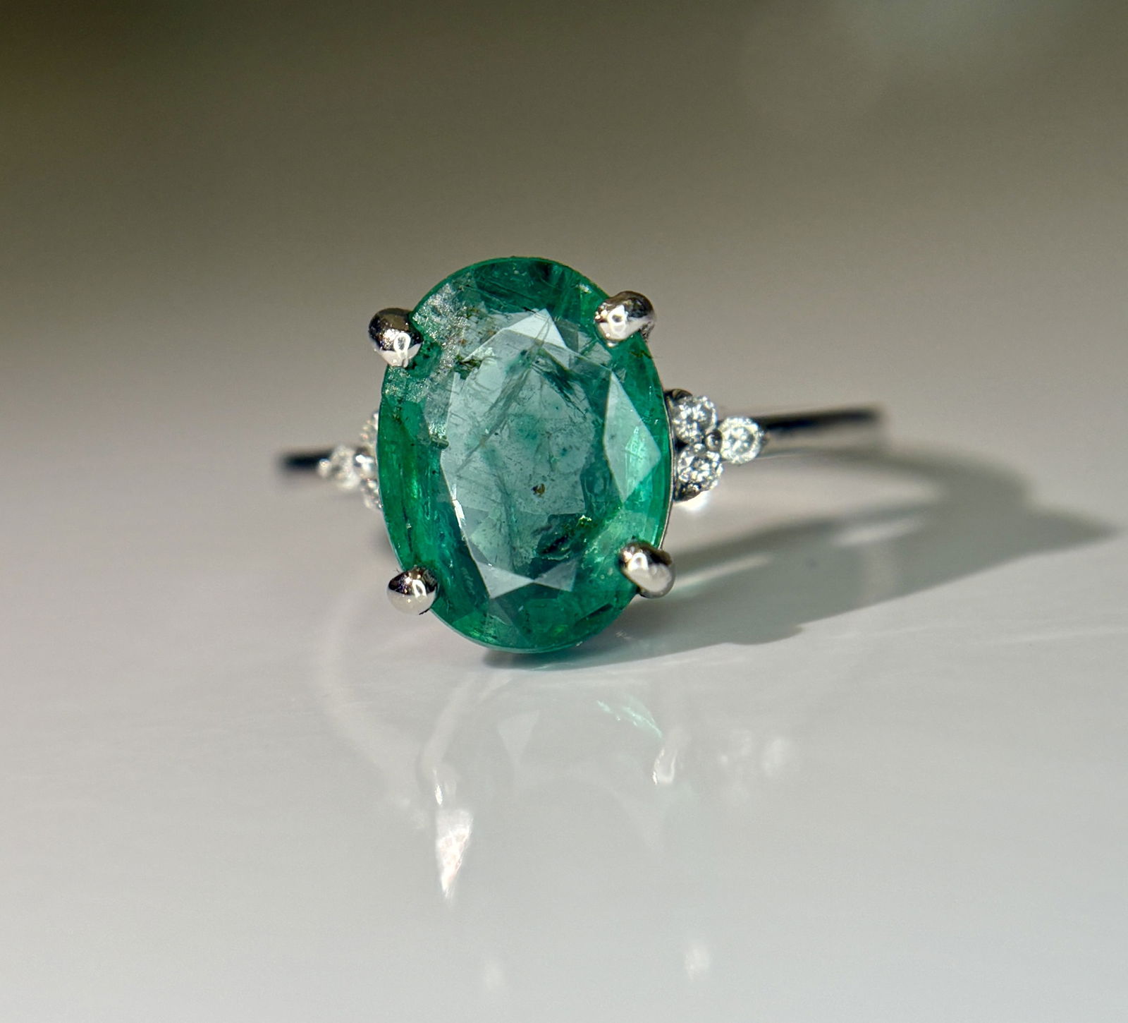 Beautiful 2.77 CT Natural Emerald Ring With Natural Diamonds & Platinum 950 - 4