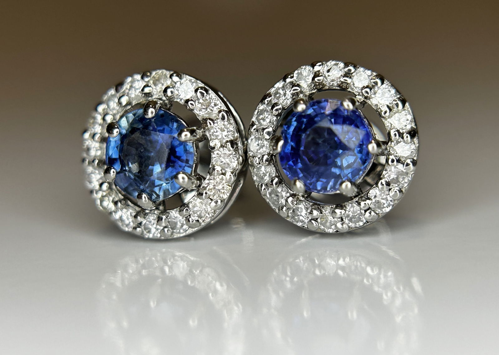 Beautiful 1.05ct Natural Unheated Blue Sapphire Earrings With Diamonds & Platinum - 3
