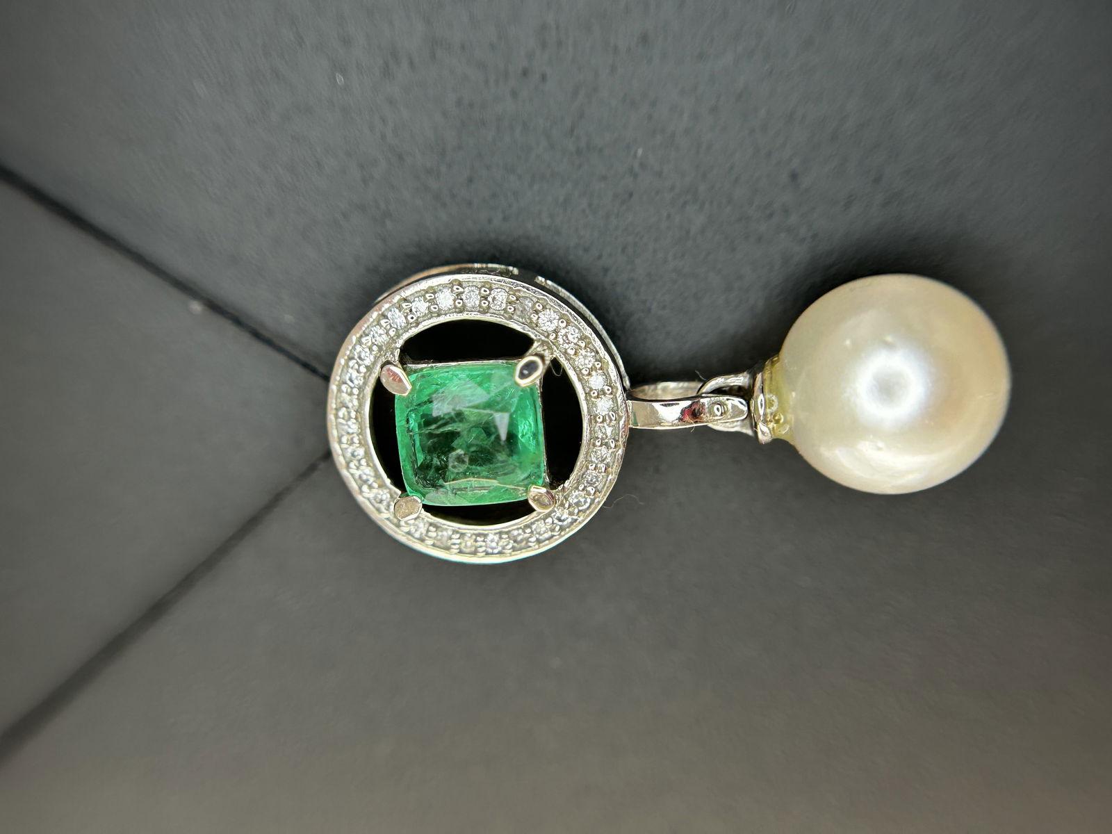 Beautiful 5.55CT South Sea Pearl, 1.14ct Emerald, Diamonds & 950 Platinum Pendant - 7