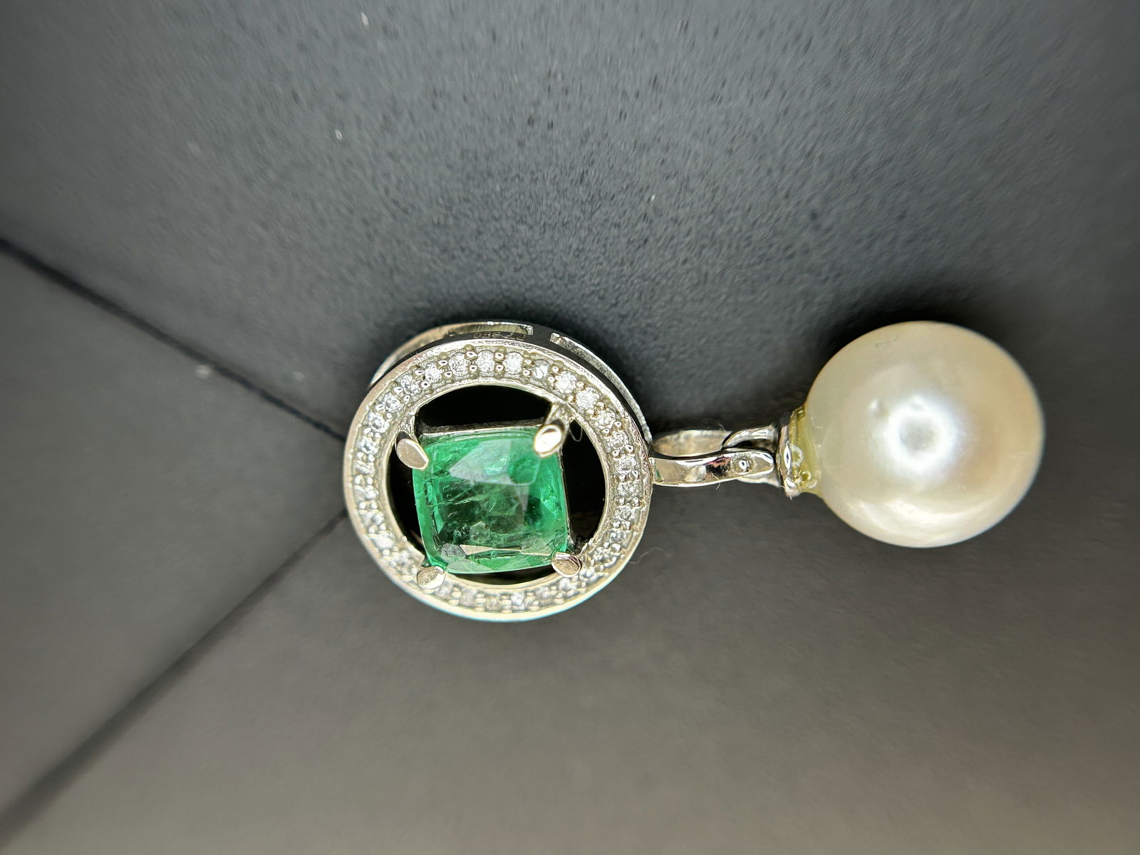Beautiful 5.55CT South Sea Pearl, 1.14ct Emerald, Diamonds & 950 Platinum Pendant - 8