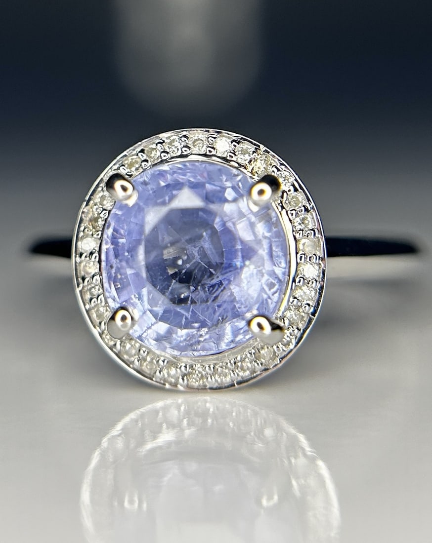 Beautiful 2.60 CT Unheated Ceylon Blue Sapphire With Natural Diamonds & 18k Gold: Title: Beautiful 2.60 CT Unheated Ceylon Blue Sapphire With Natural Diamonds & 18k Gold Description: Beautiful 2.60 CT Unheated Ceylon Blue Sapphire With Natural Diamonds & 1