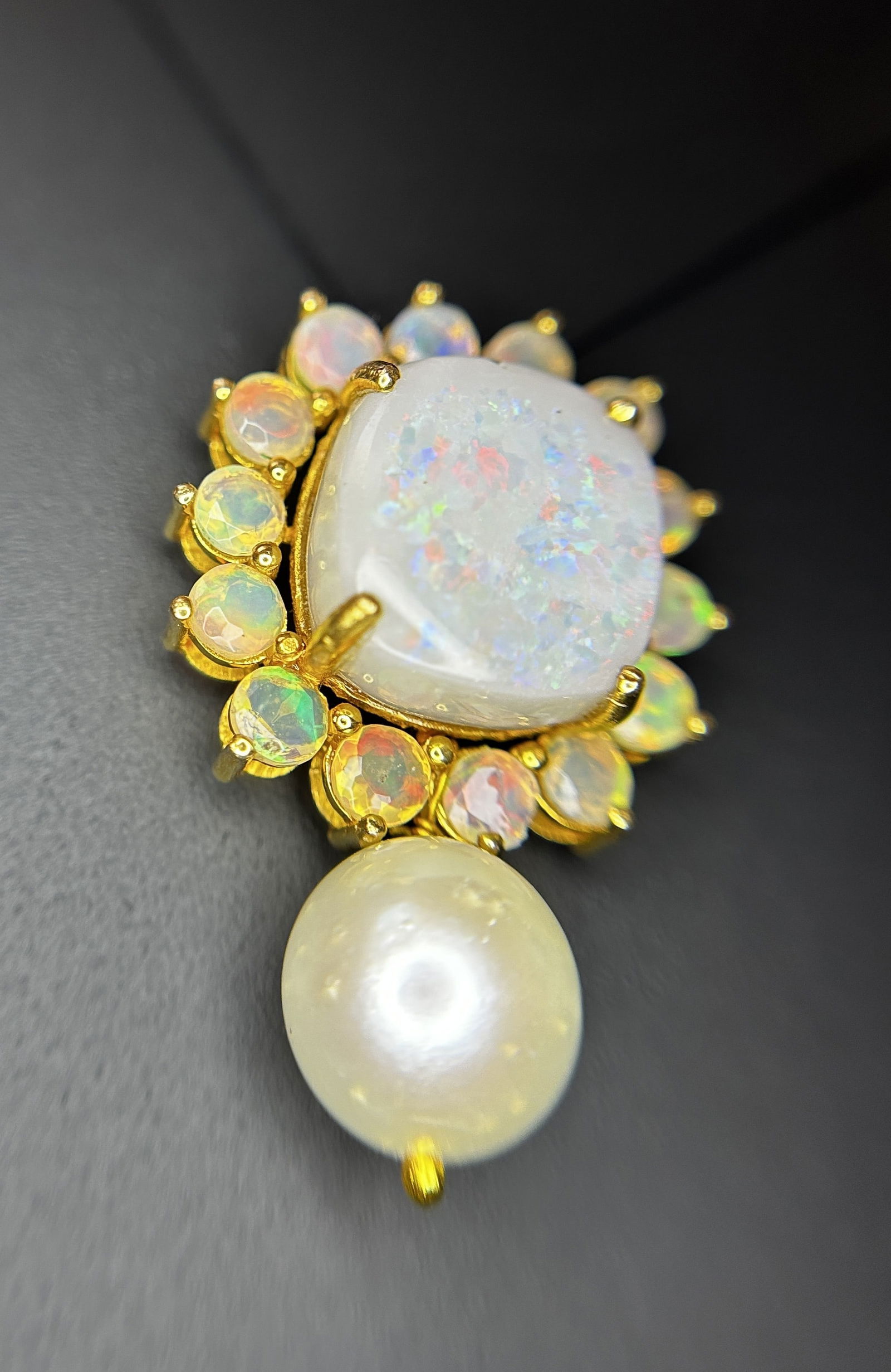 Beautiful 24.50ct Natural Australian Opal and Southsea Pearl Pendant & 18k Gold (1 of 7)