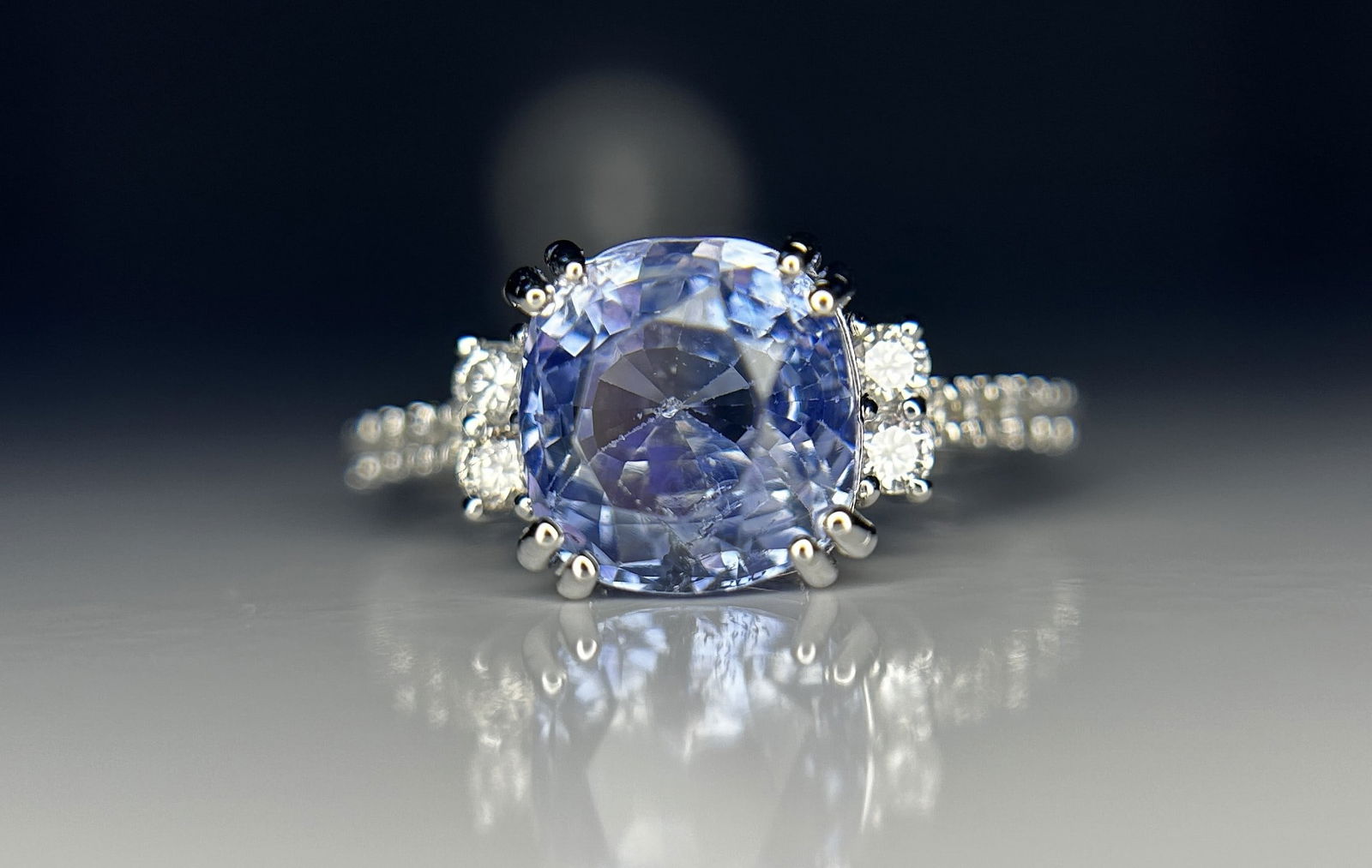 Beautiful 3.71CT Unheated Ceylon Blue Sapphire With Natural Diamonds & 18k Gold - 2