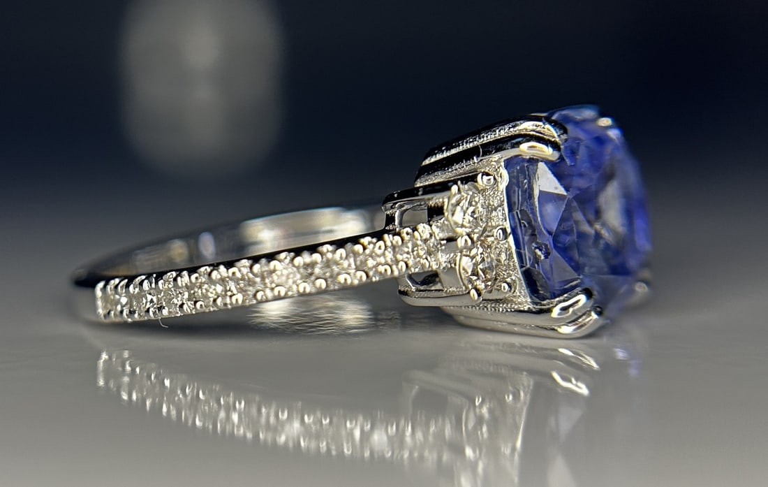 Beautiful 3.71CT Unheated Ceylon Blue Sapphire With Natural Diamonds & 18k Gold - 7