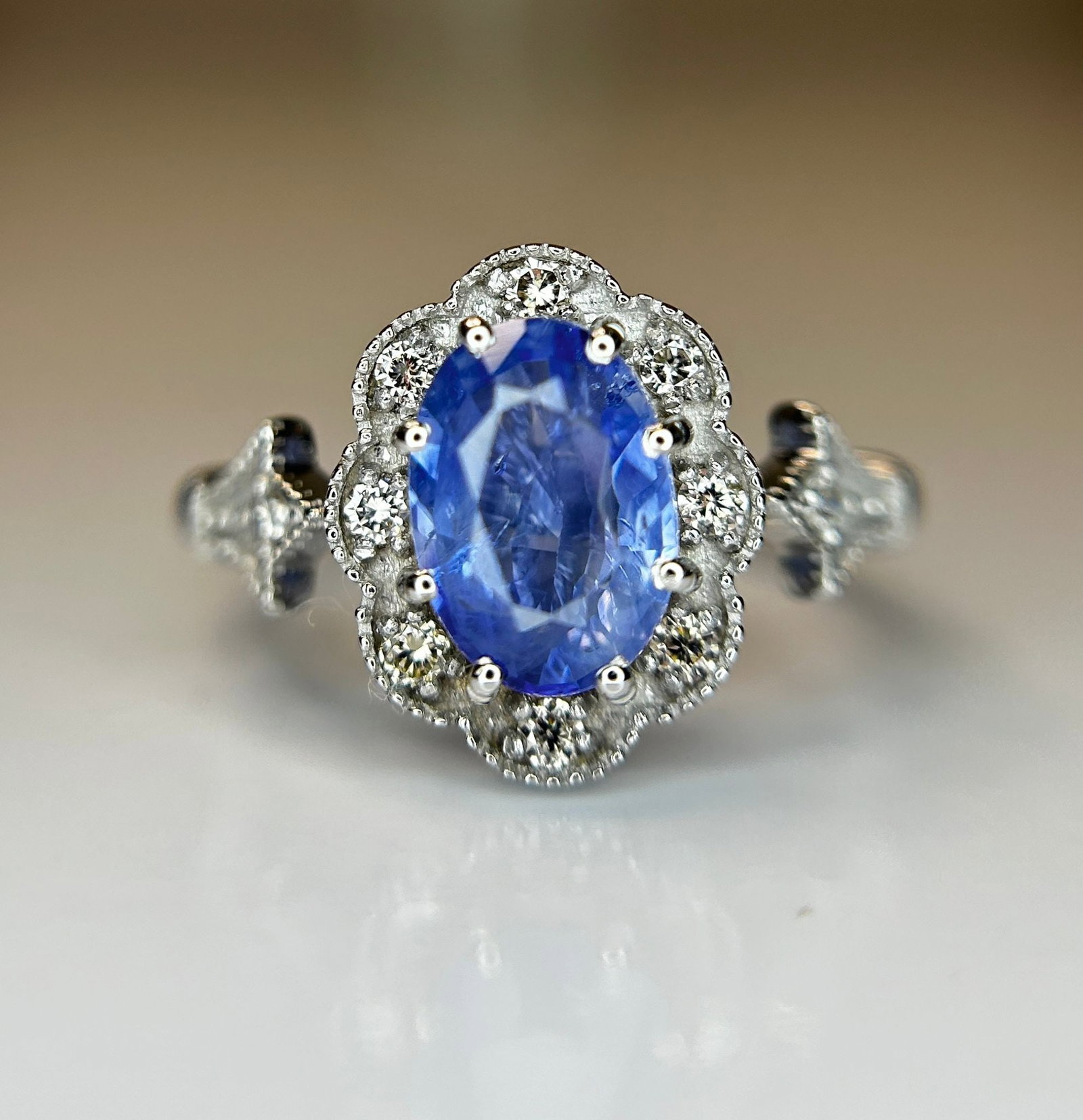 Beautiful 1.74 CT Natural Ceylon Blue Sapphire Diamonds & 18k Gold - 8