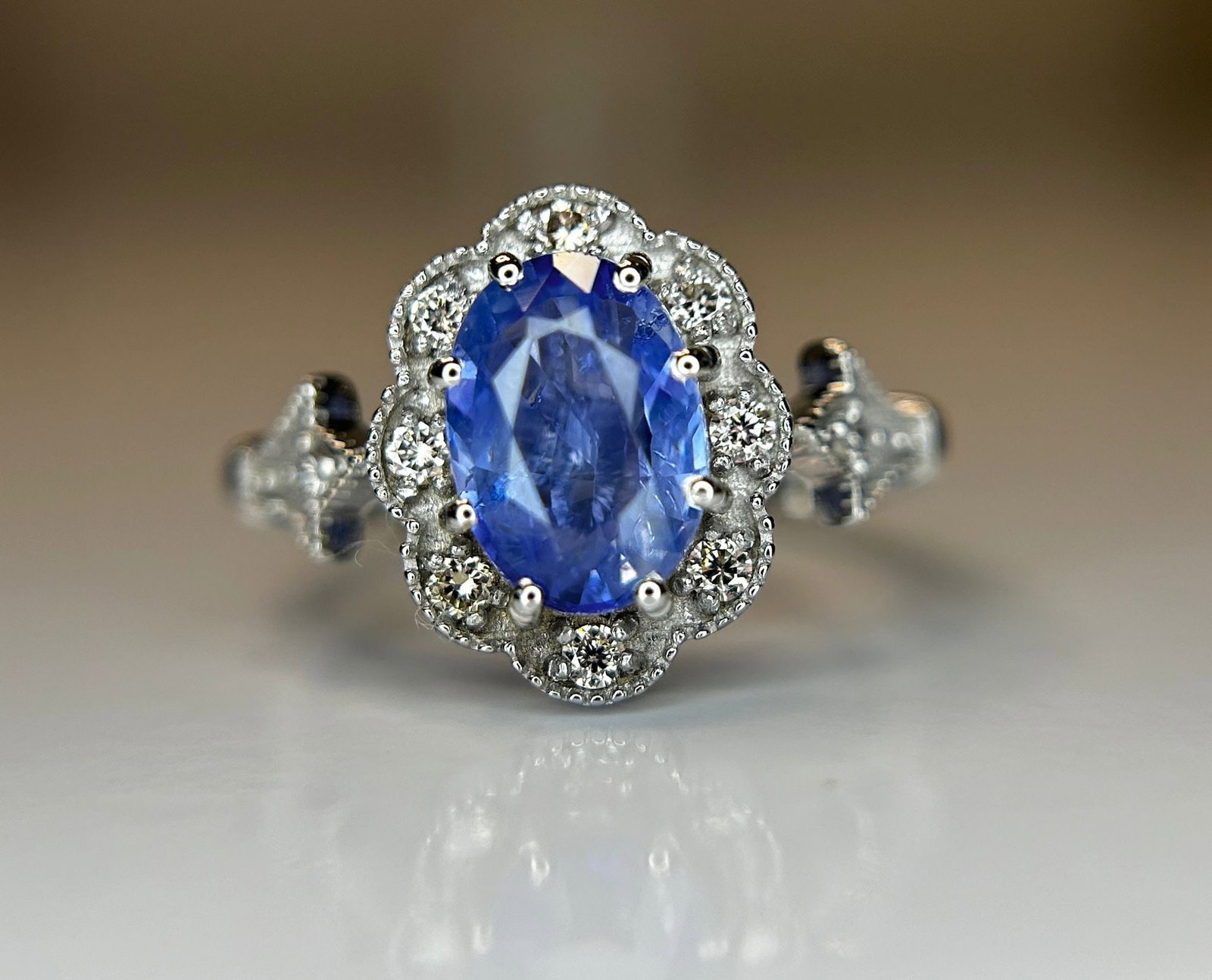 Beautiful 1.74 CT Natural Ceylon Blue Sapphire Diamonds & 18k Gold - 9