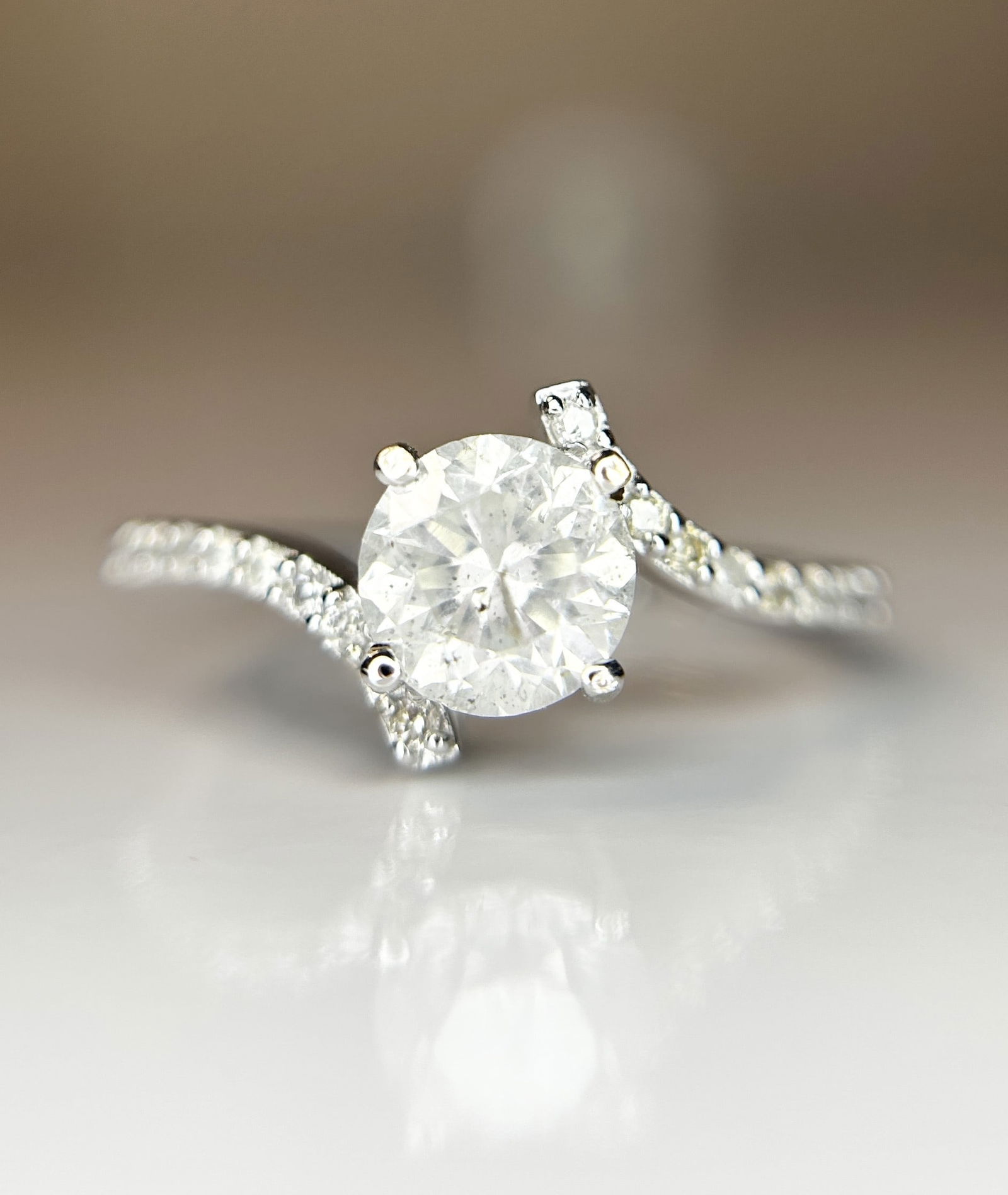 Beautiful 1.49ct Untreated Natural Solitaire Diamond & 18k Gold (1 of 8)