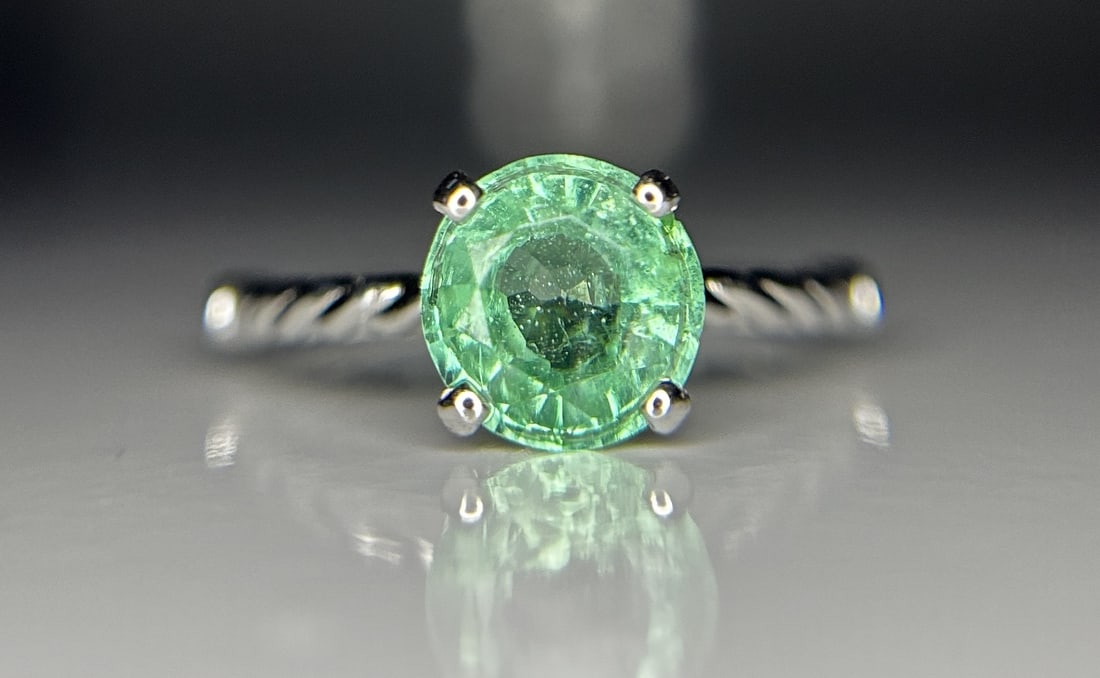 Beautiful 1.35ct Natural Emerald With Natural Diamonds & 18k Gold - 2